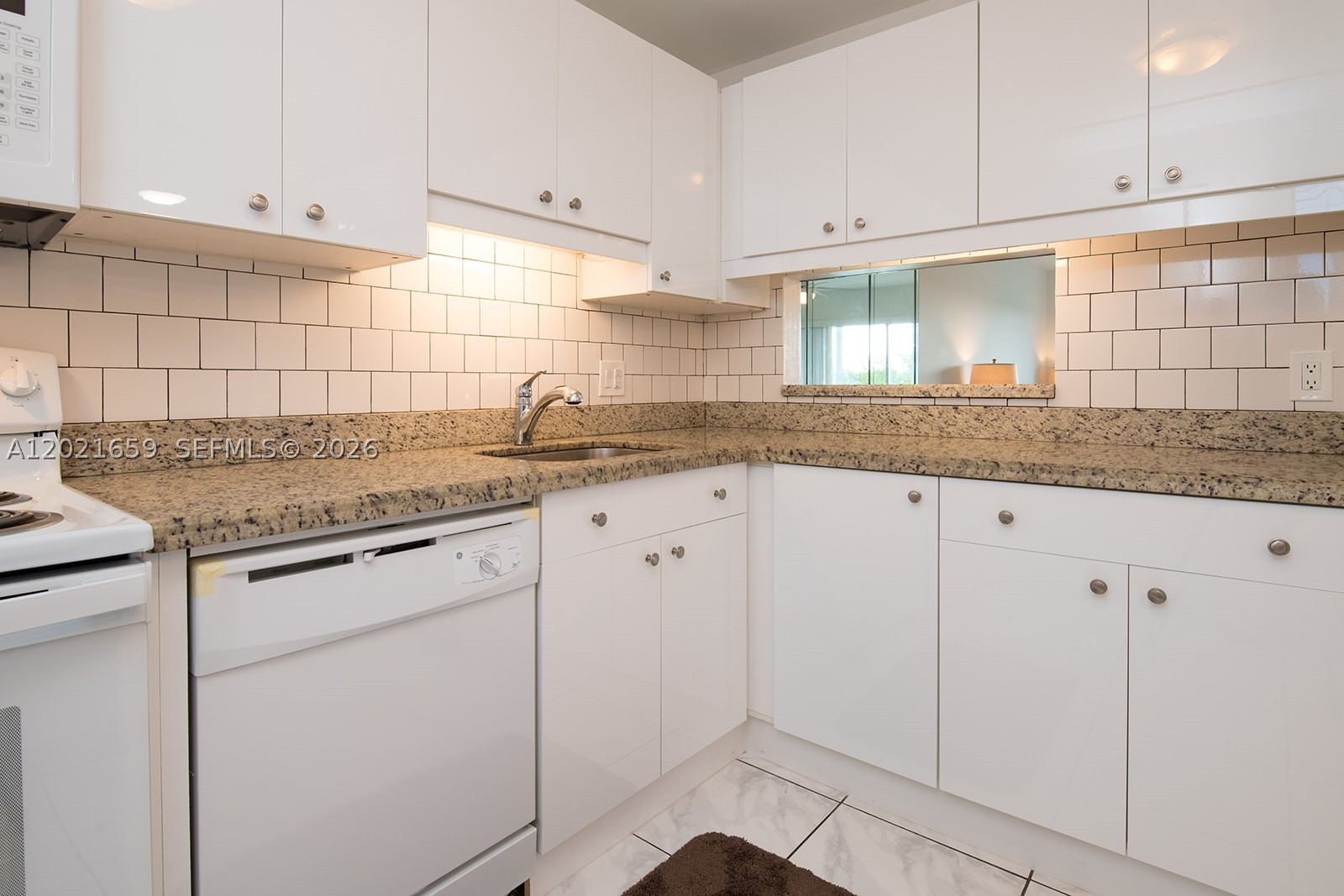 4650 Washington St 502 Property Photo 12