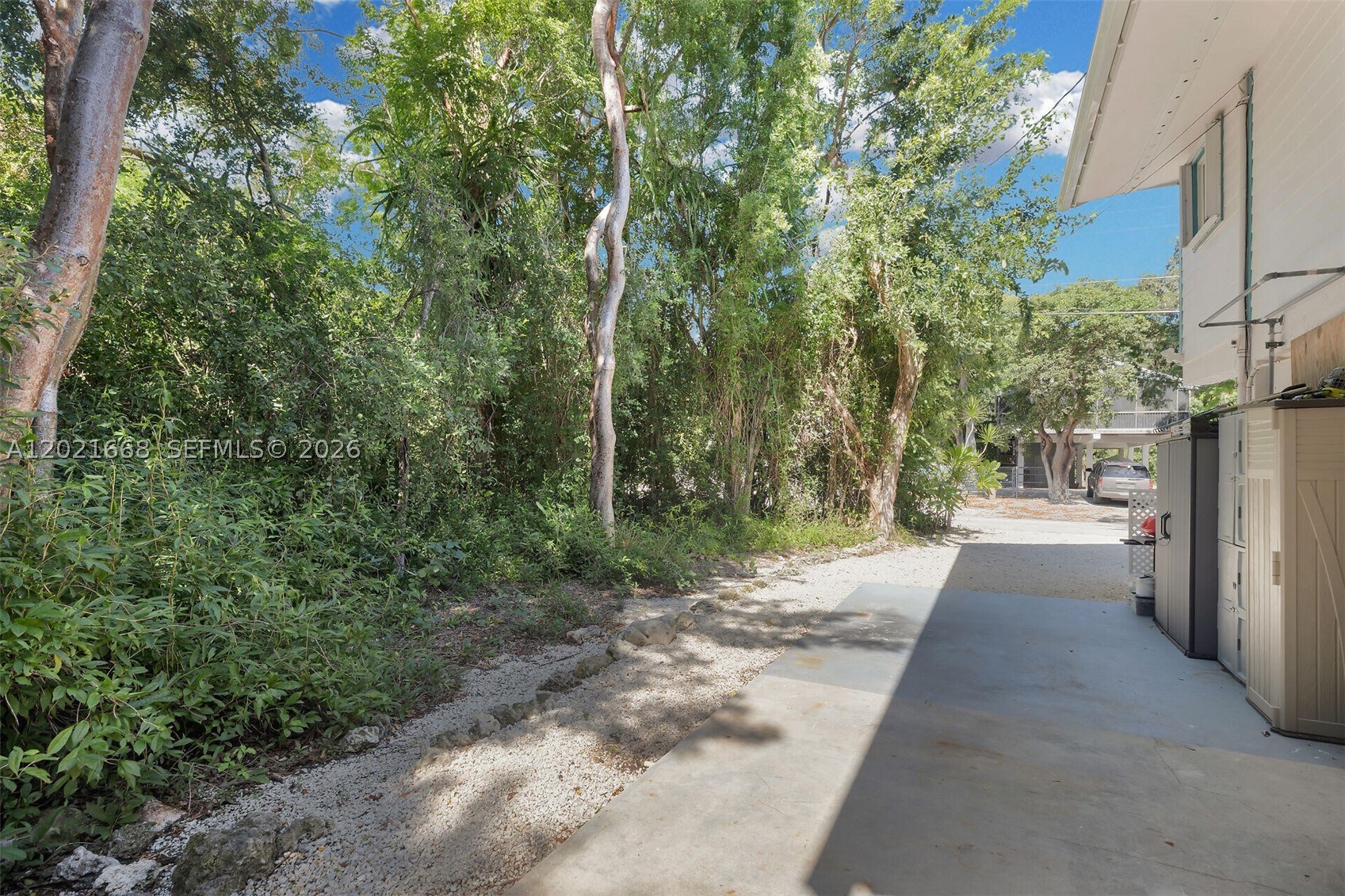 323 Bay View Ave Property Photo 26