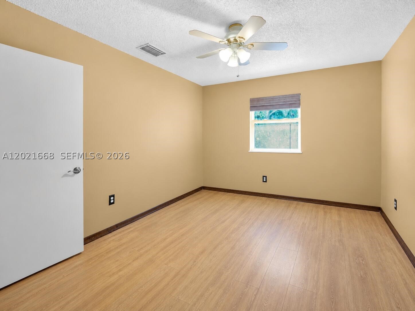 323 Bay View Ave Property Photo 46