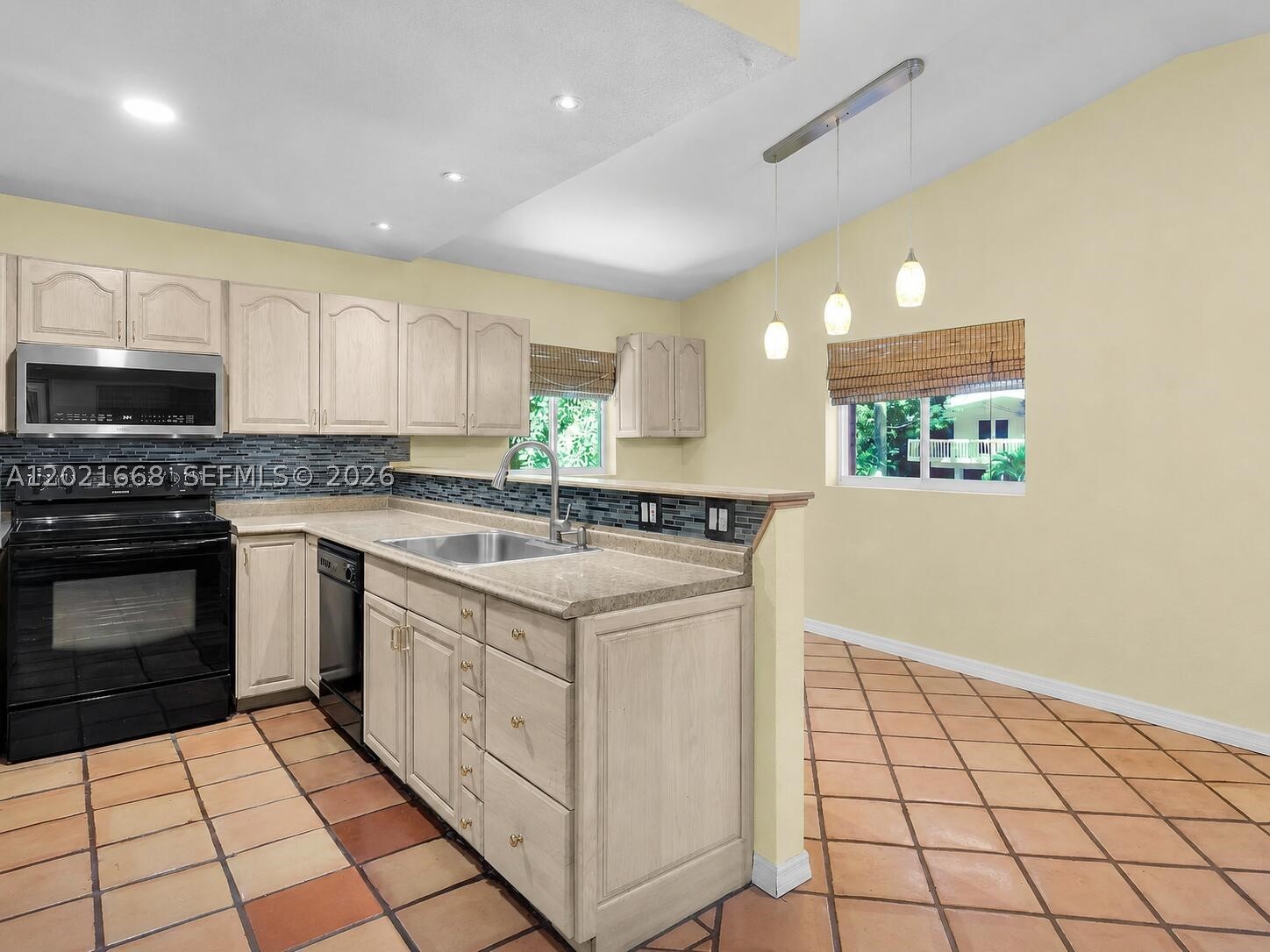 323 Bay View Ave Property Photo 52
