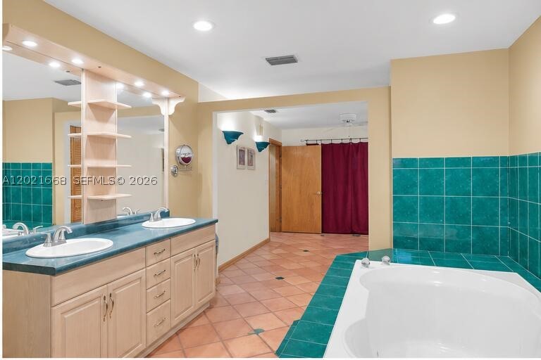 323 Bay View Ave Property Photo 65