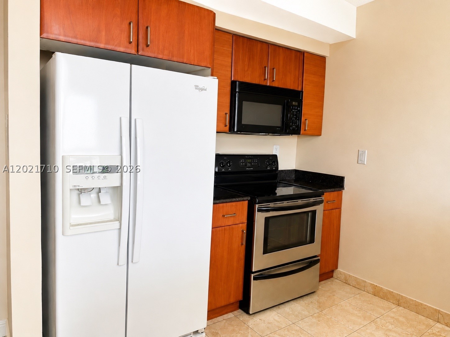 18001 Collins Ave 605 Property Photo 5