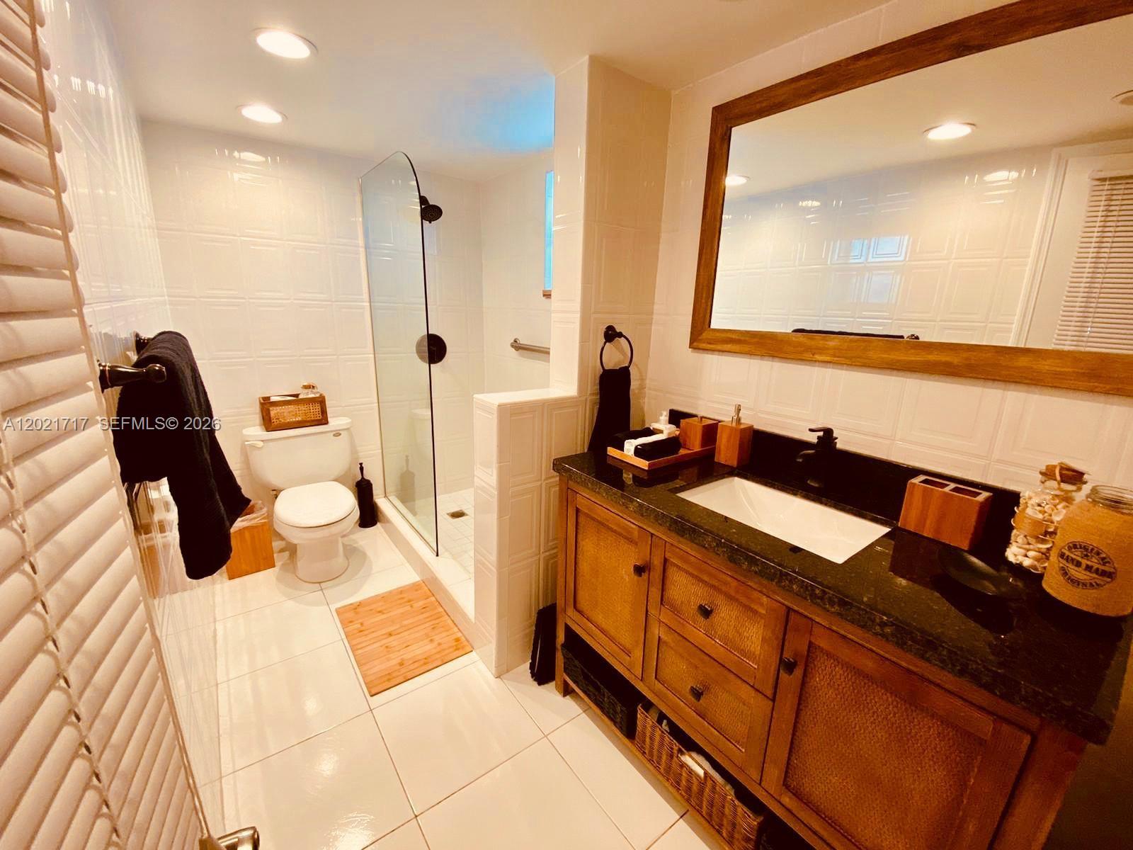 325 Ocean Dr 408 Property Photo 10
