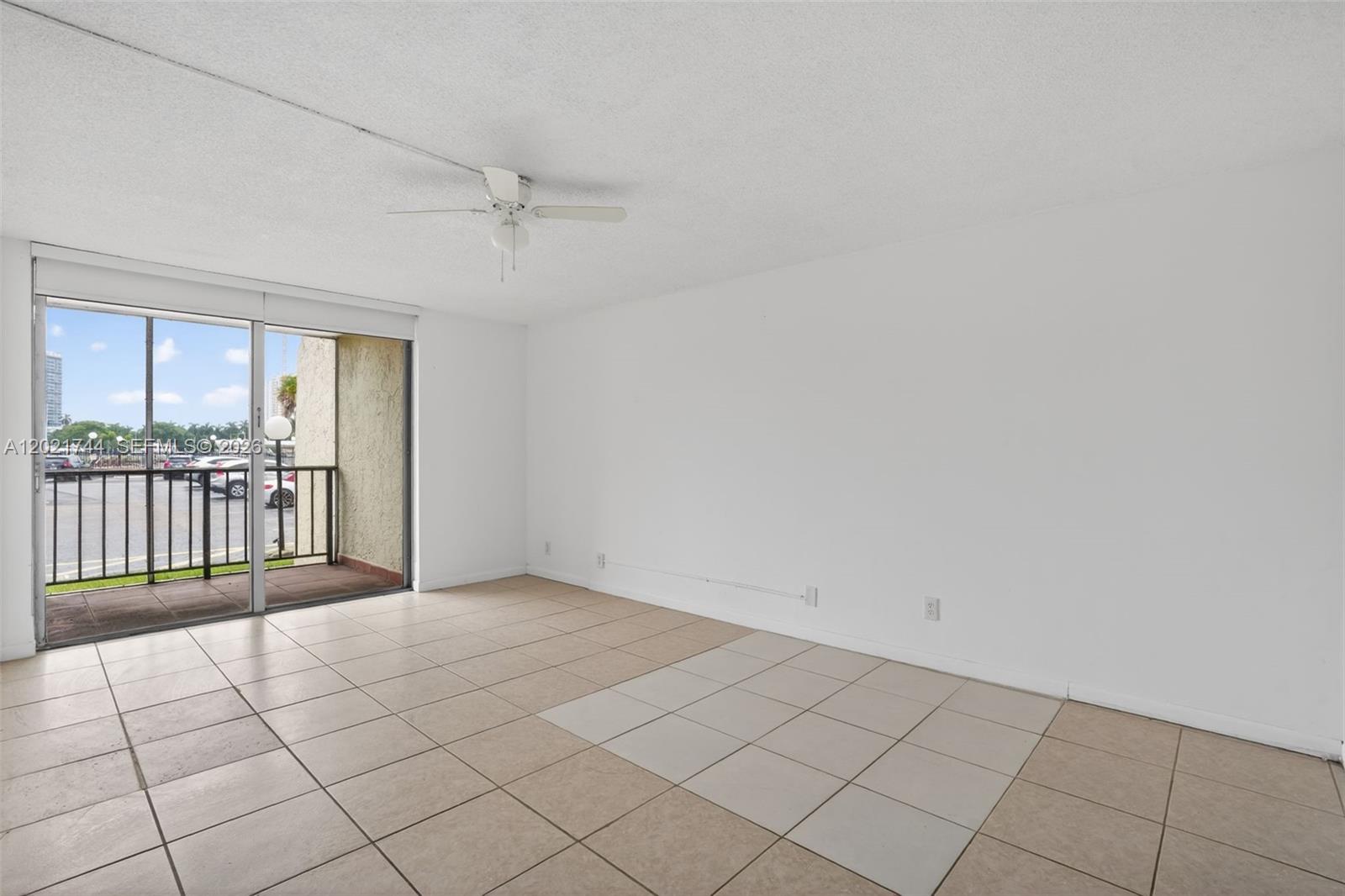 2000 Atlantic Shores Blvd 120 Property Photo 10