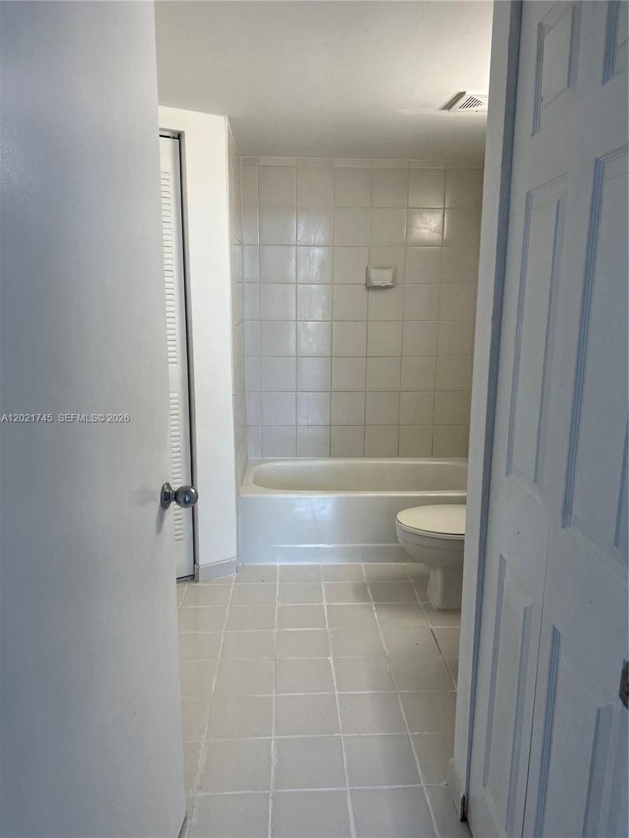 3300 Ne 192nd St 616 Property Photo 13