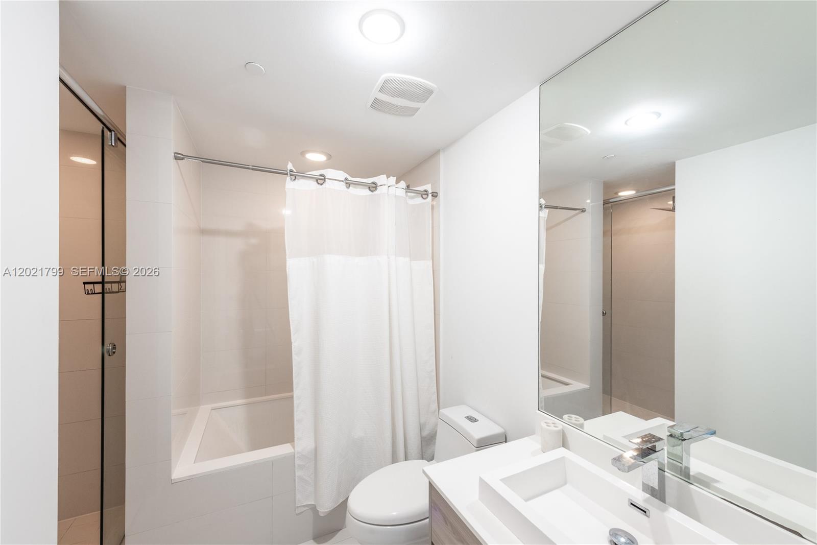1300 S Miami Ave 4709 Property Photo 12