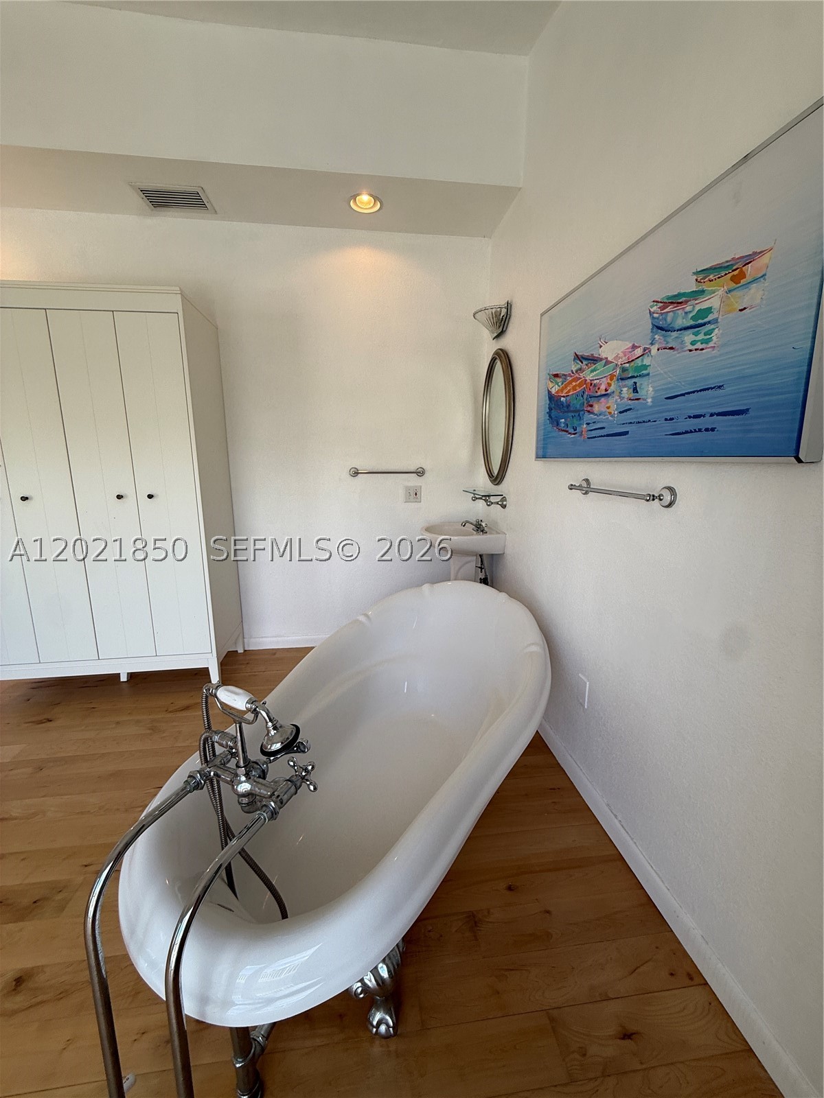 172 Valois Blvd Property Photo 16