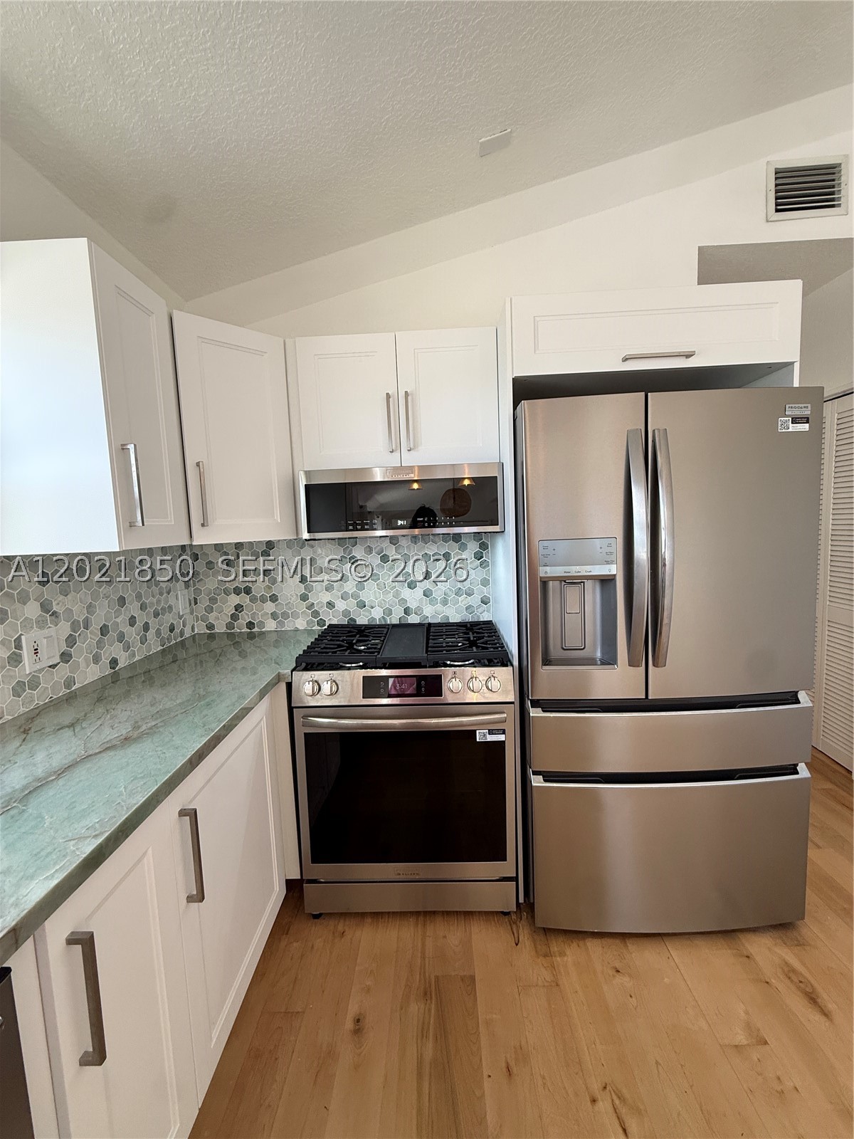 172 Valois Blvd Property Photo 24