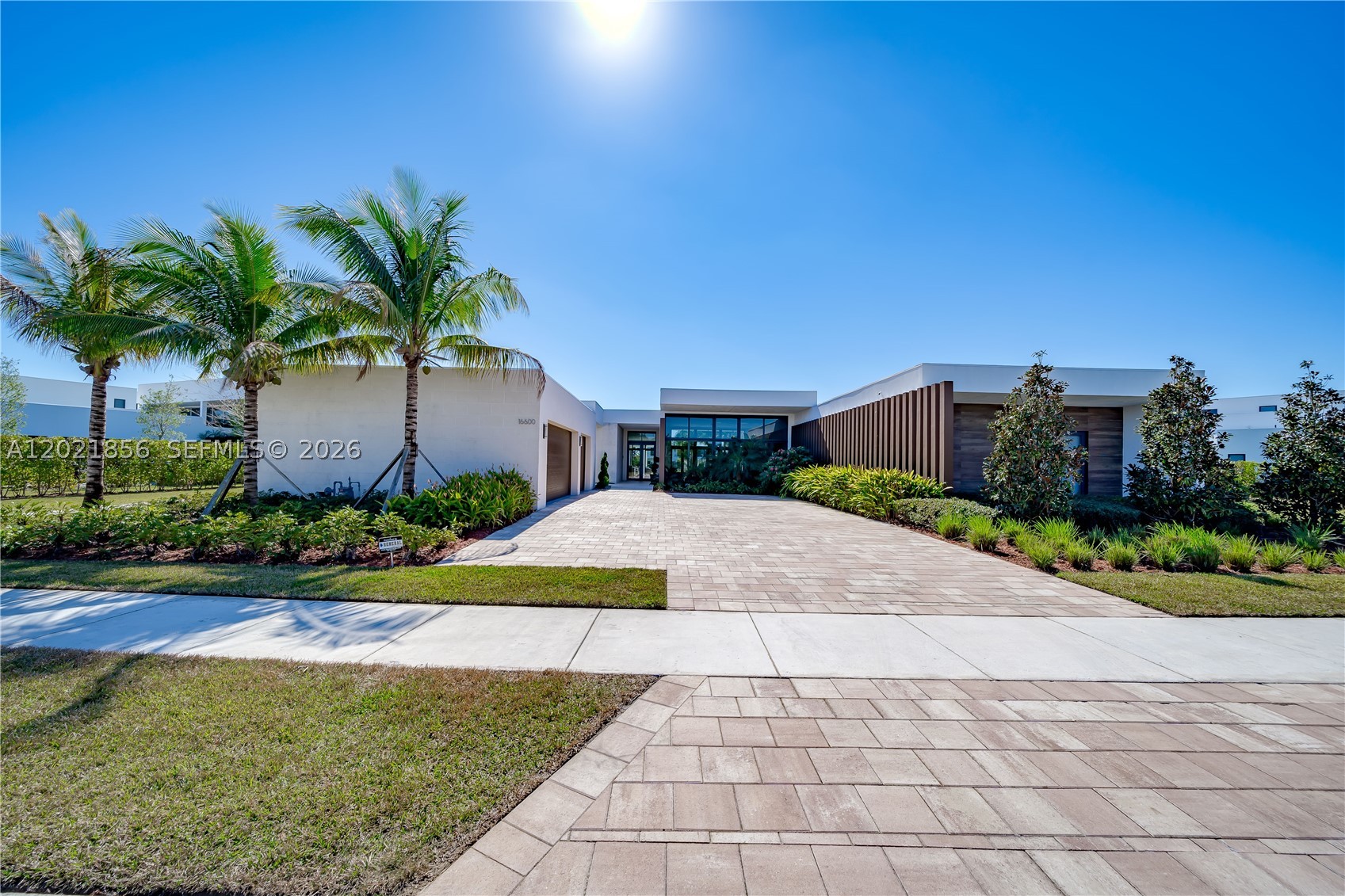 16600 Sunset Way Property Photo 1