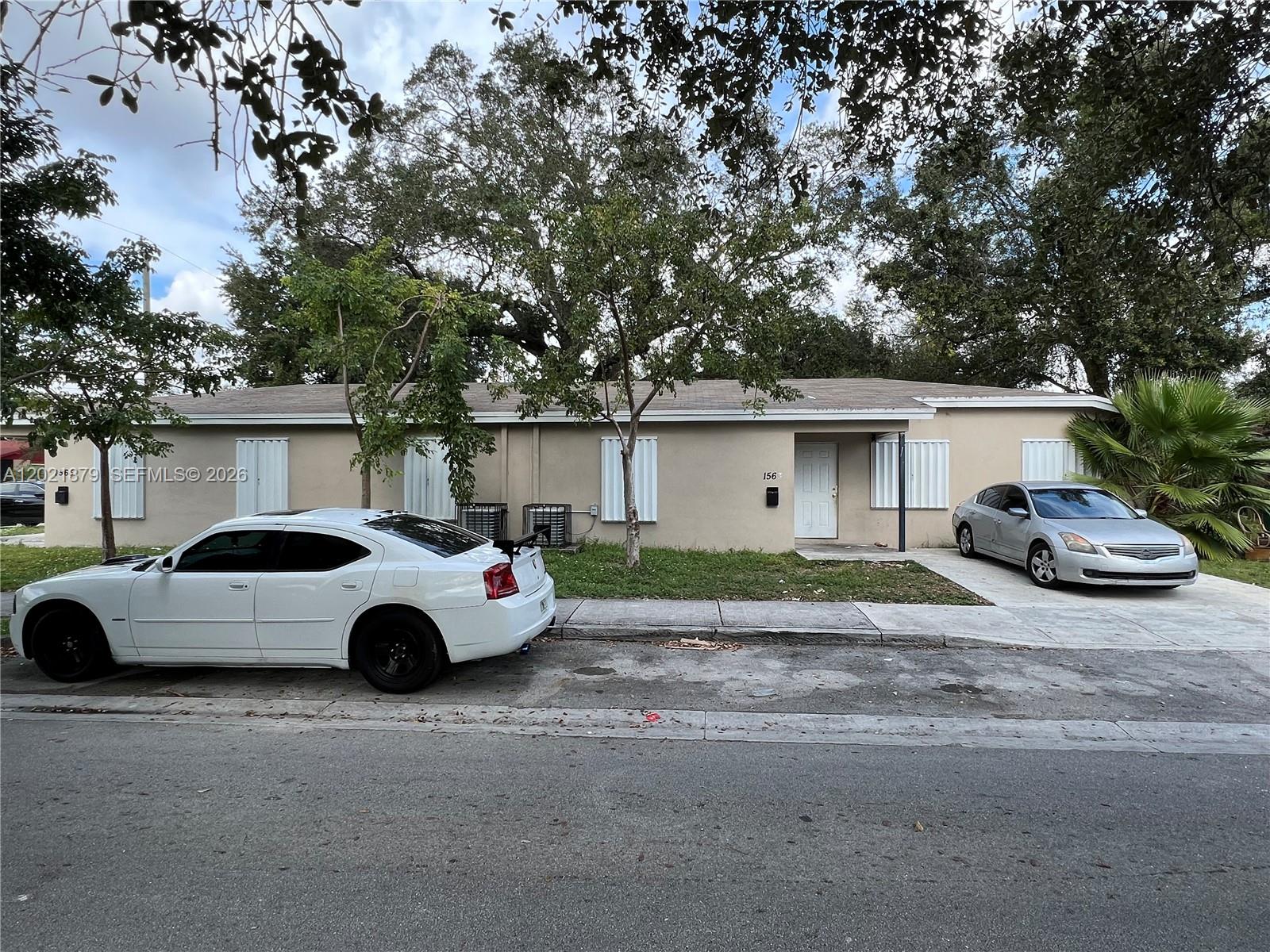 1565 Nw 47th St Property Photo 2