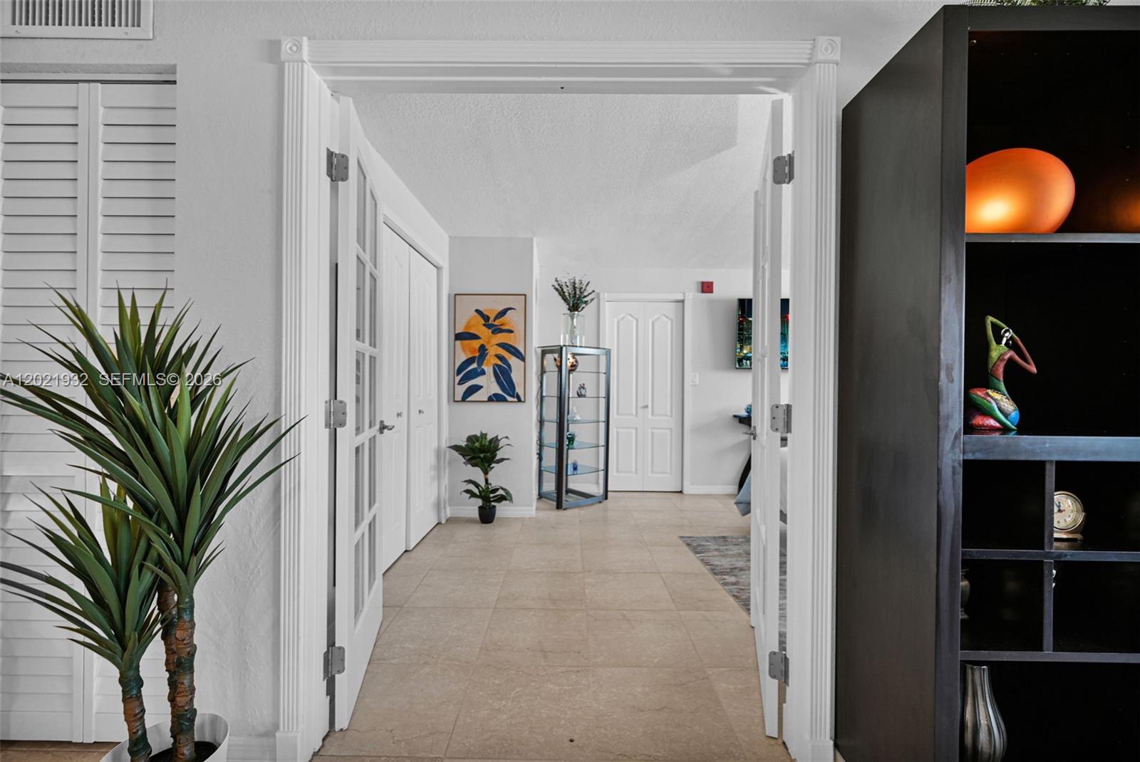 1334 Collins Ave 403 Property Photo 15