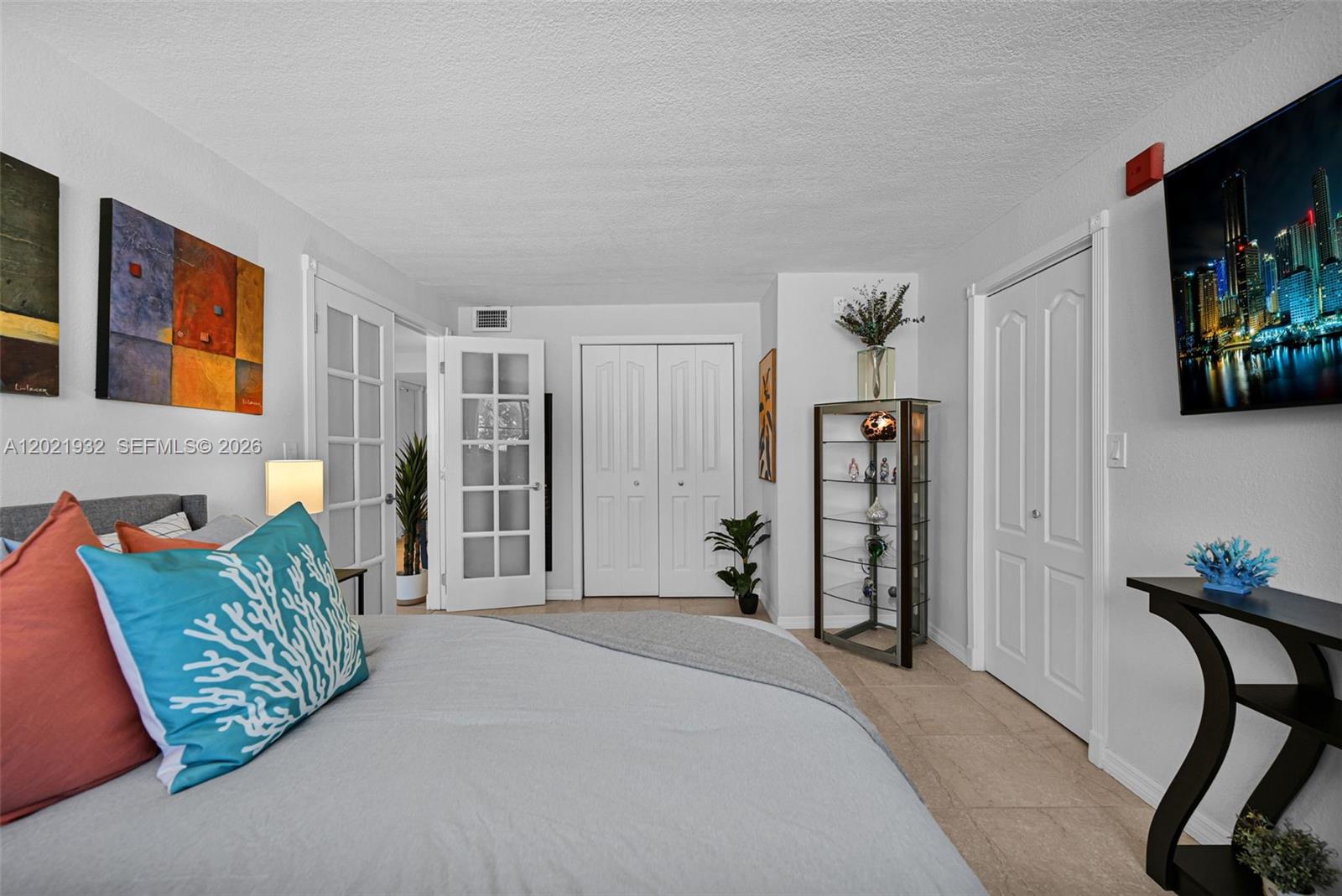 1334 Collins Ave 403 Property Photo 18