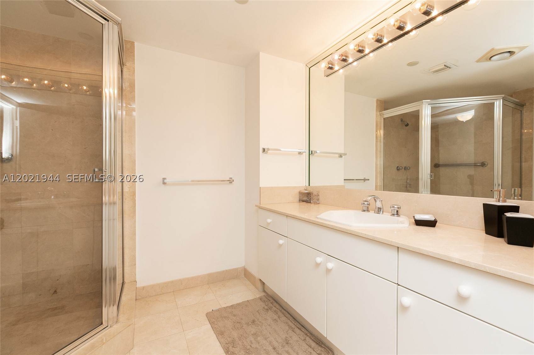 8855 Collins Ave 6f Property Photo 19