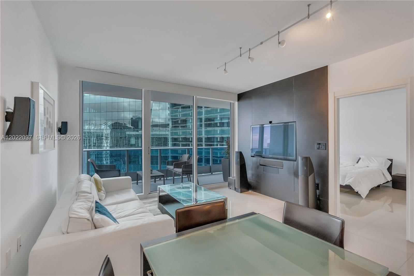 200 Biscayne Boulevard Way 3911 Property Photo 2