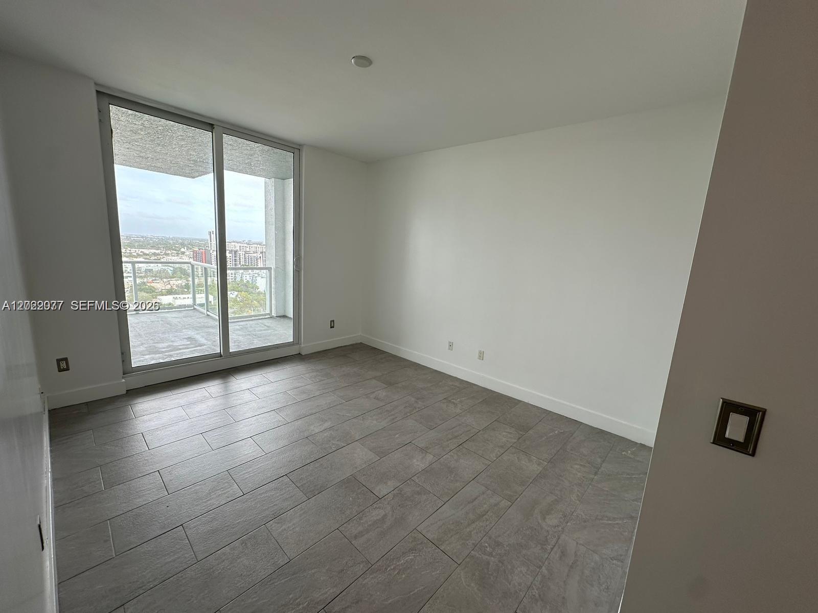 315 Ne 3rd Ave 2009 Property Photo 3