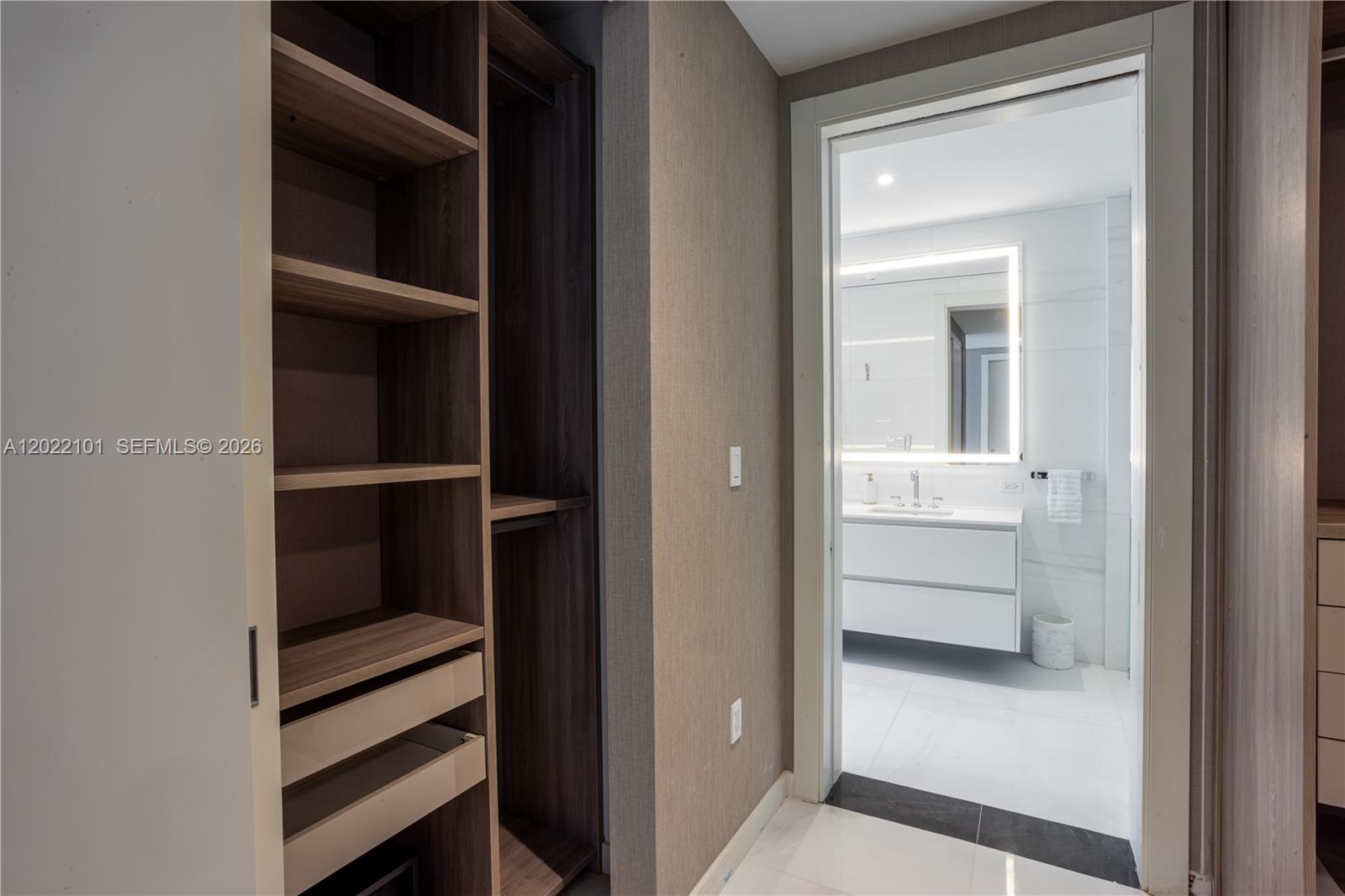 300 Biscayne Boulevard Way 2203c Property Photo 11