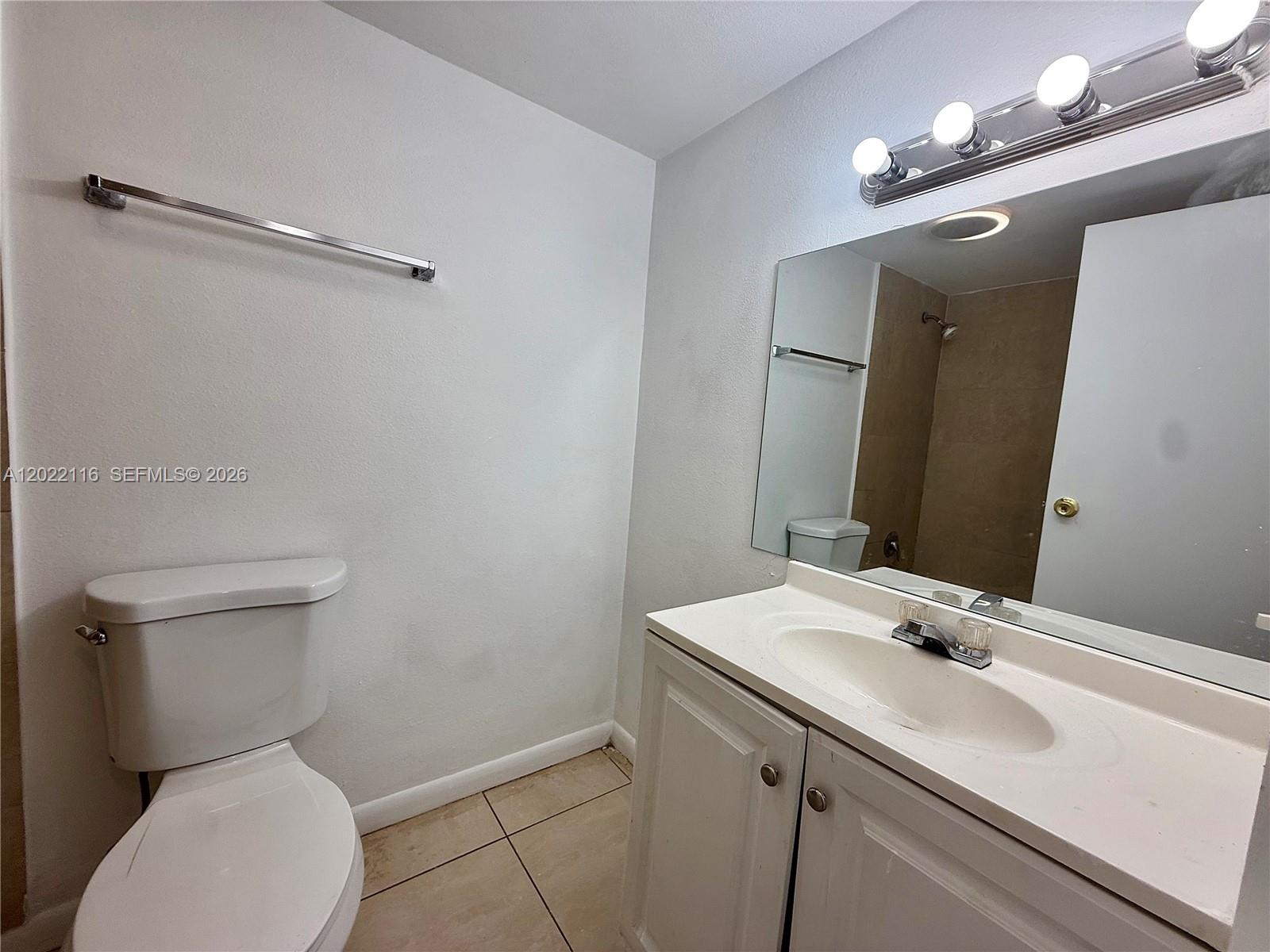 18101 Nw 68th Ave B102 Property Photo 8