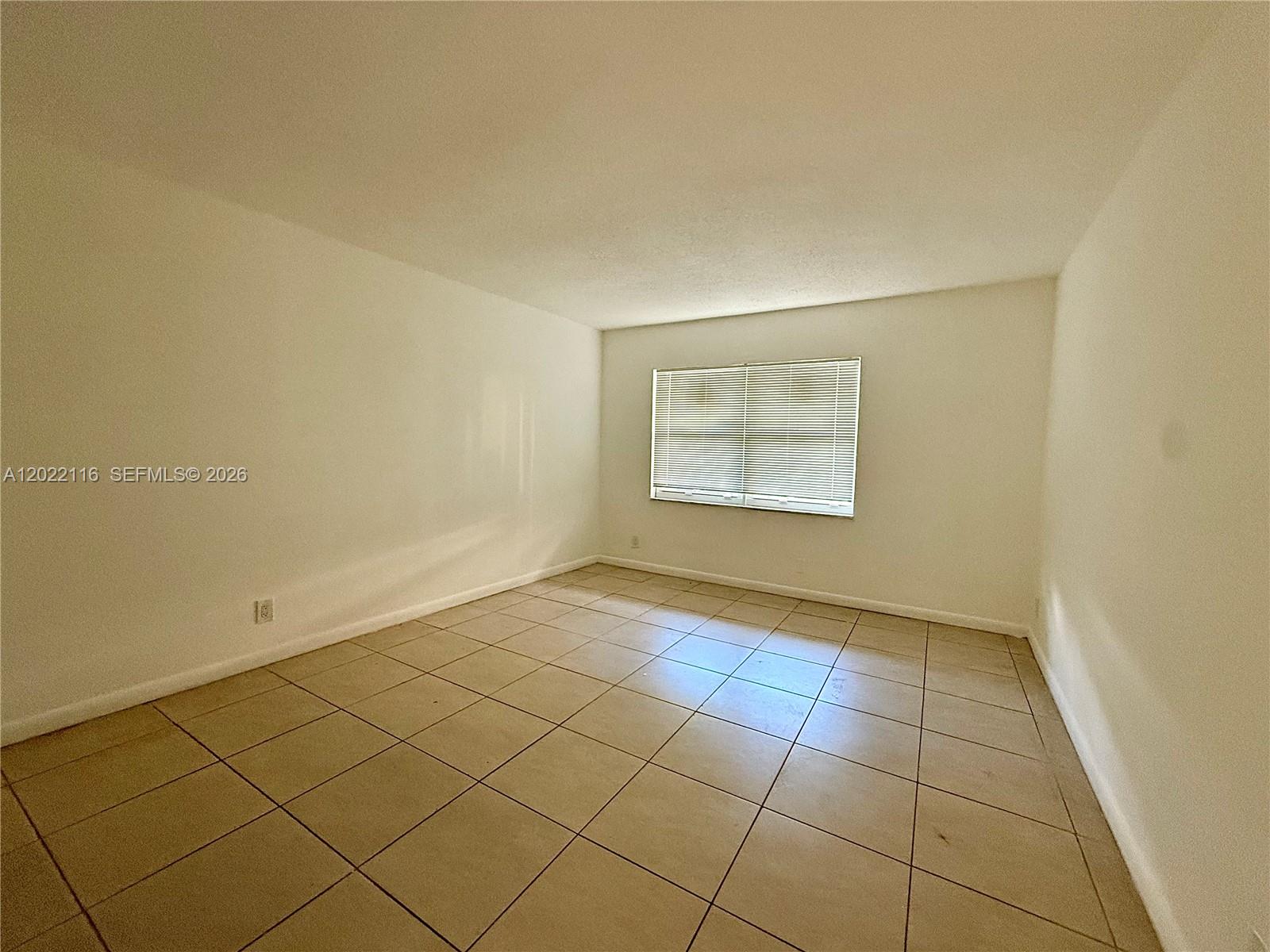 18101 Nw 68th Ave B102 Property Photo 10