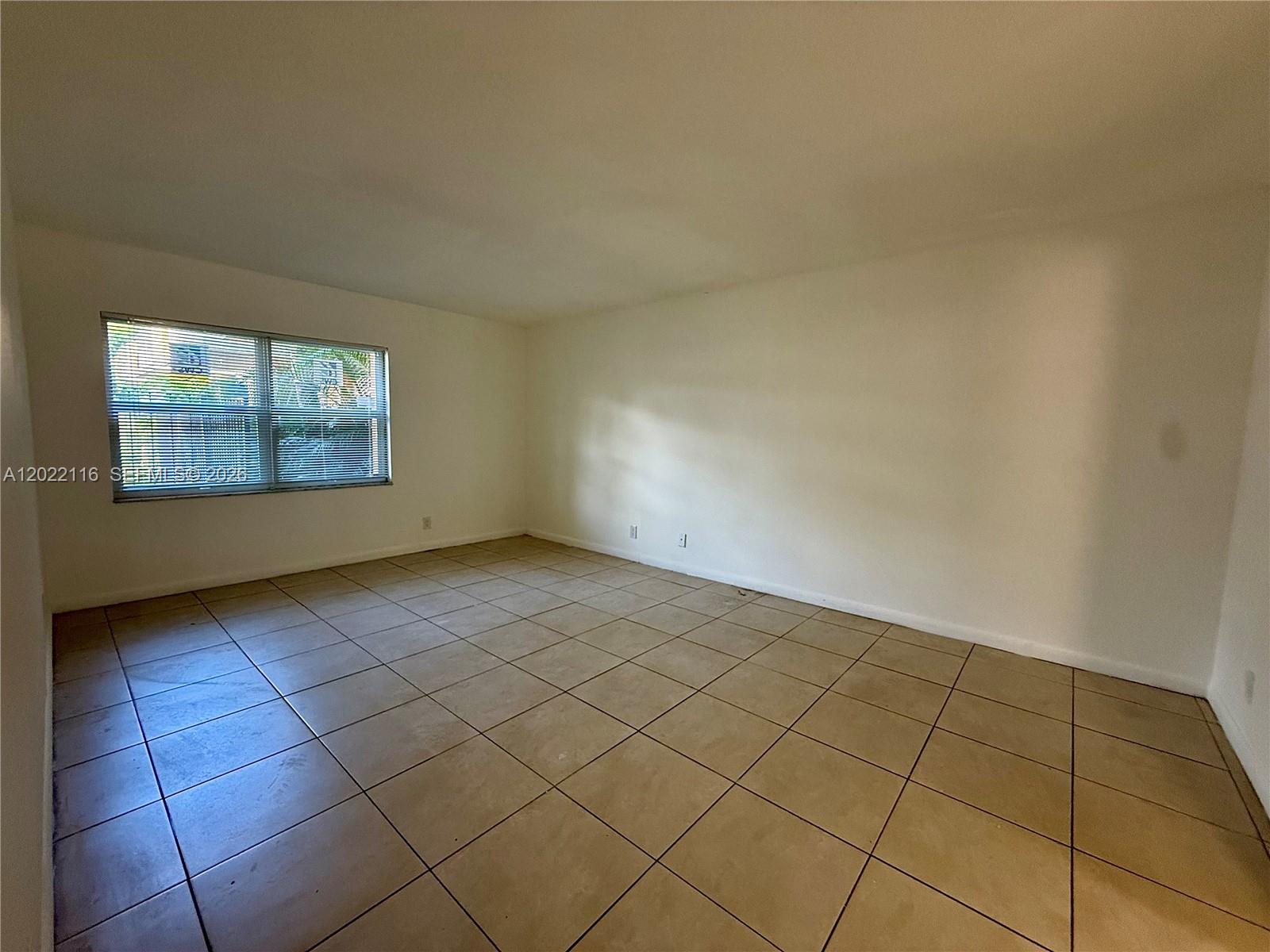 18101 Nw 68th Ave B102 Property Photo 12