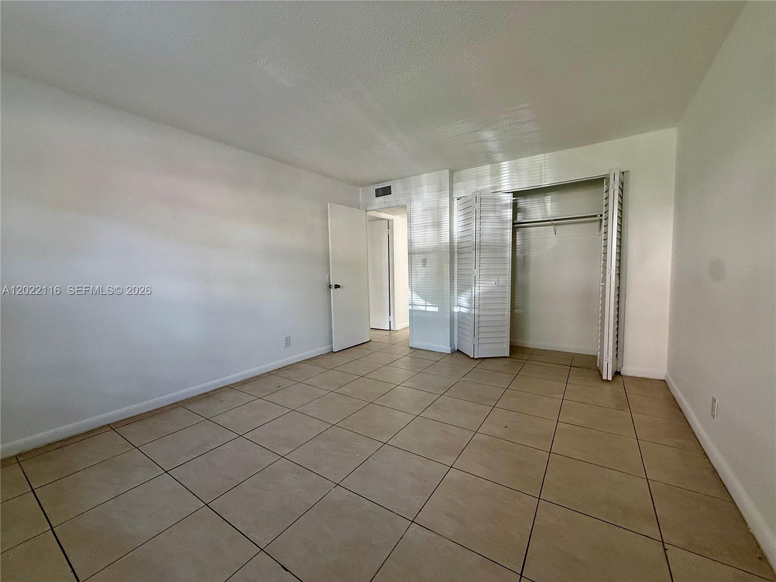 18101 Nw 68th Ave B102 Property Photo 13