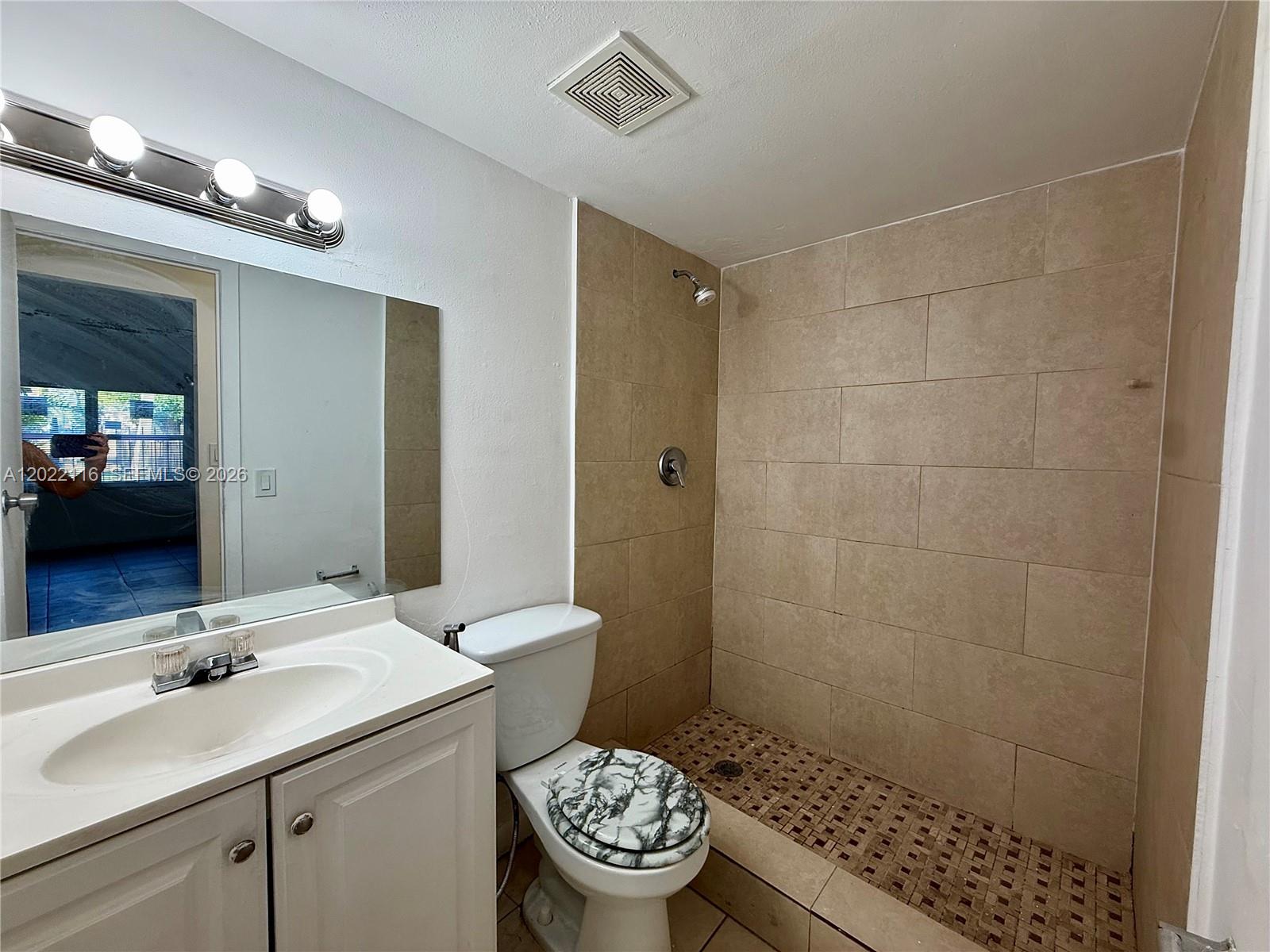 18101 Nw 68th Ave B102 Property Photo 15