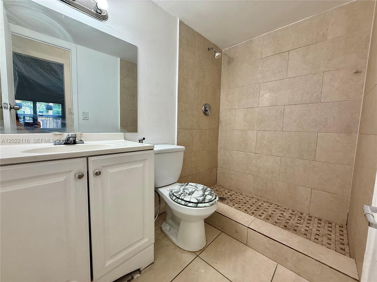 18101 Nw 68th Ave B102 Property Photo 16
