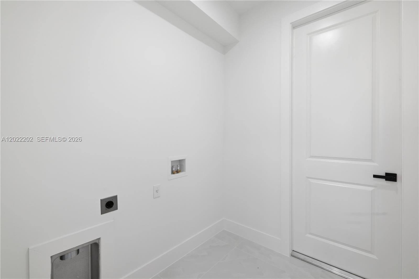 1222 Earnest St E Property Photo 20