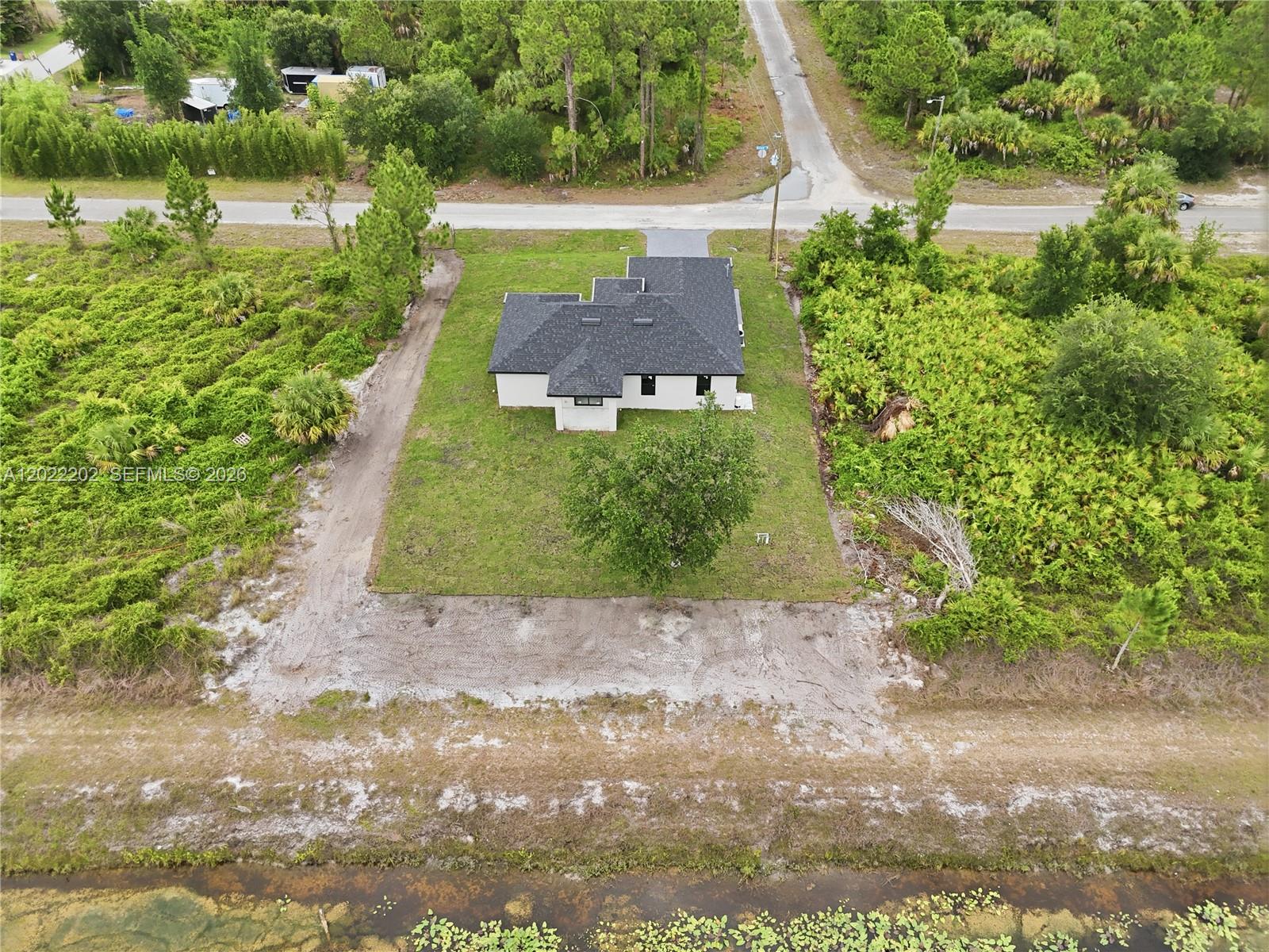 1222 Earnest St E Property Photo 24