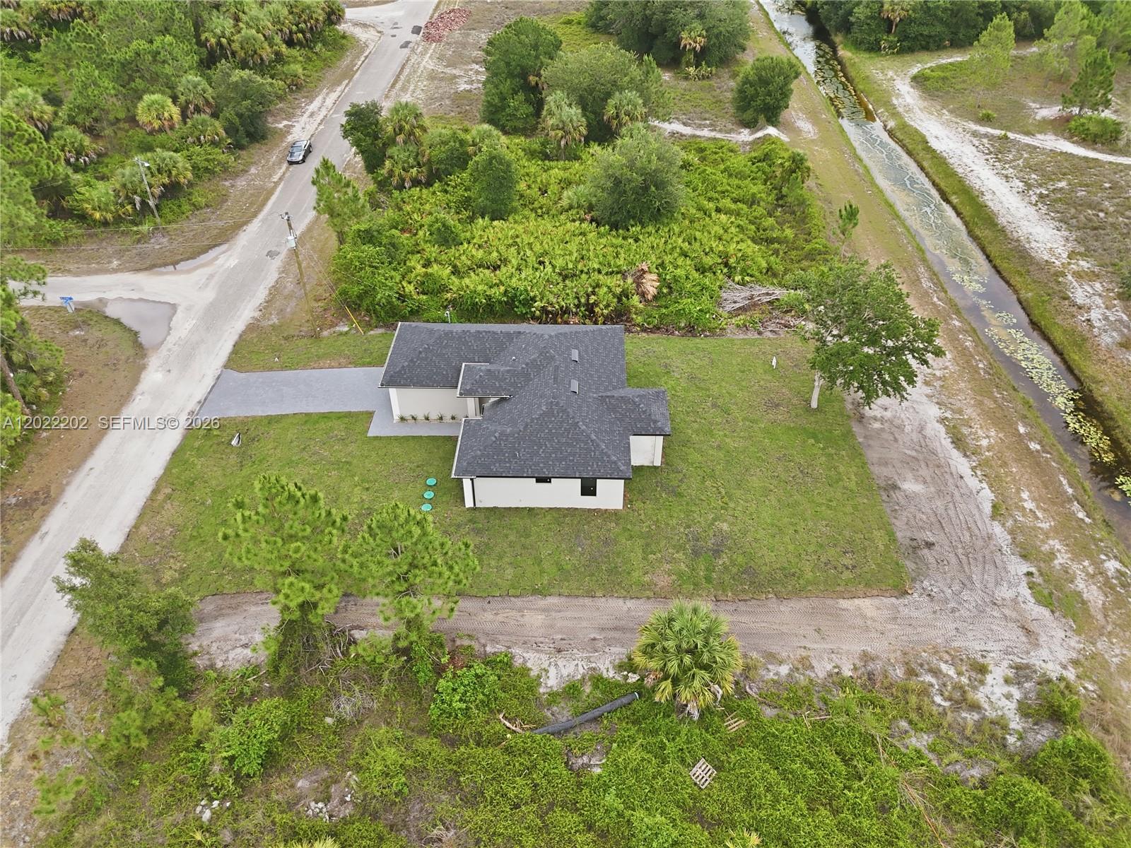 1222 Earnest St E Property Photo 25