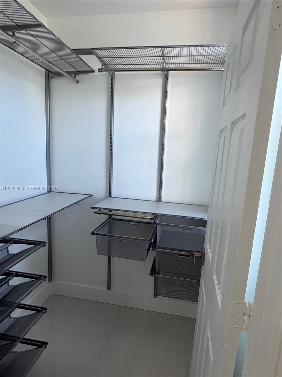 115 Mendoza Ave 201 Property Photo 11