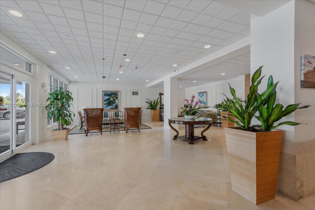 2100 S Ocean Dr 10e Property Photo 8