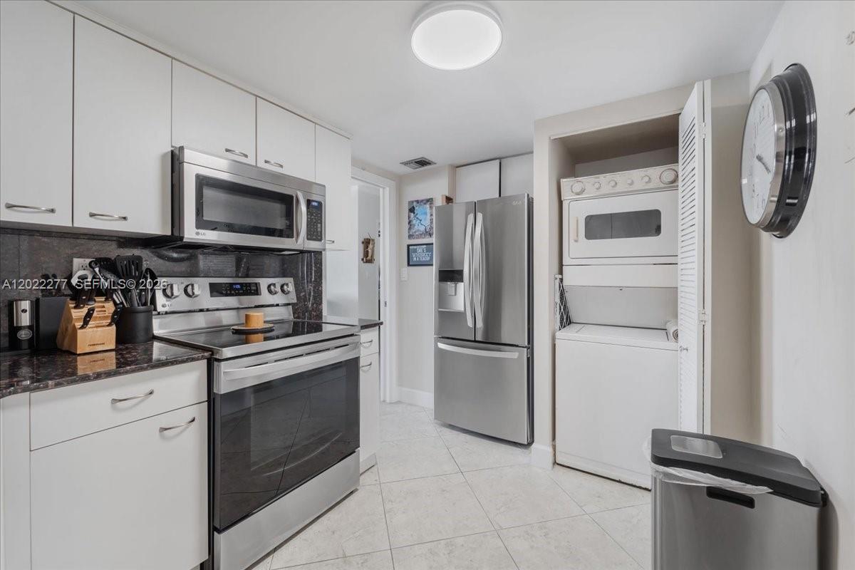 2100 S Ocean Dr 10e Property Photo 25