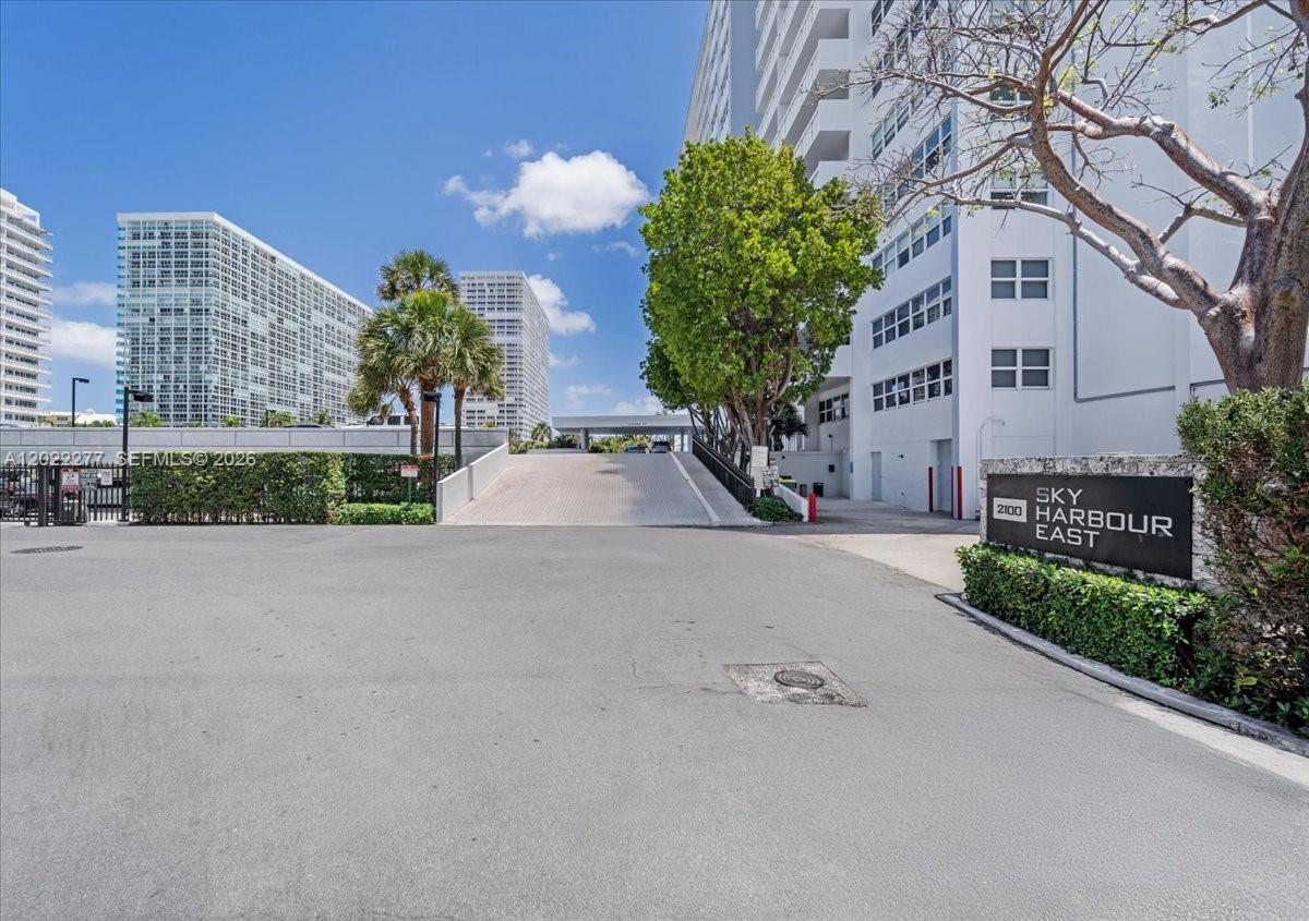 2100 S Ocean Dr 10e Property Photo 41