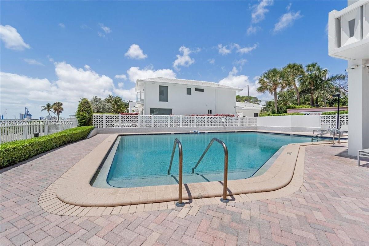 2100 S Ocean Dr 10e Property Photo 45