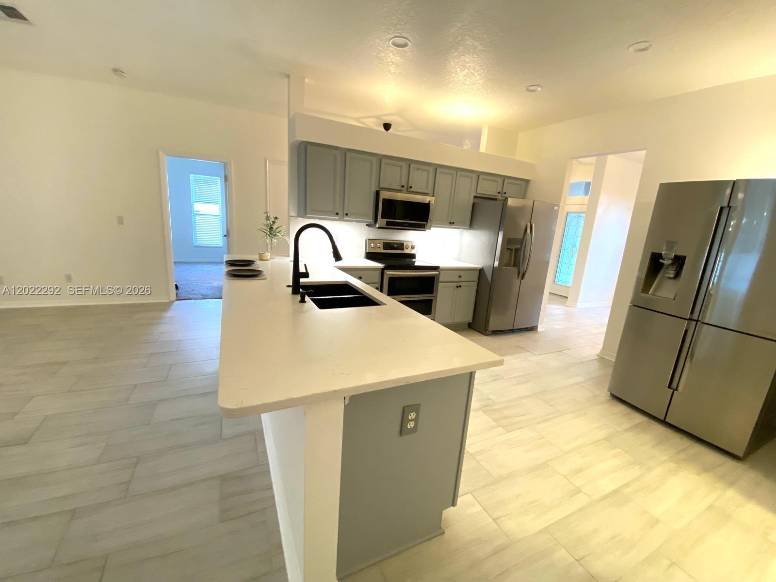 3837 Fallscrest Property Photo 4
