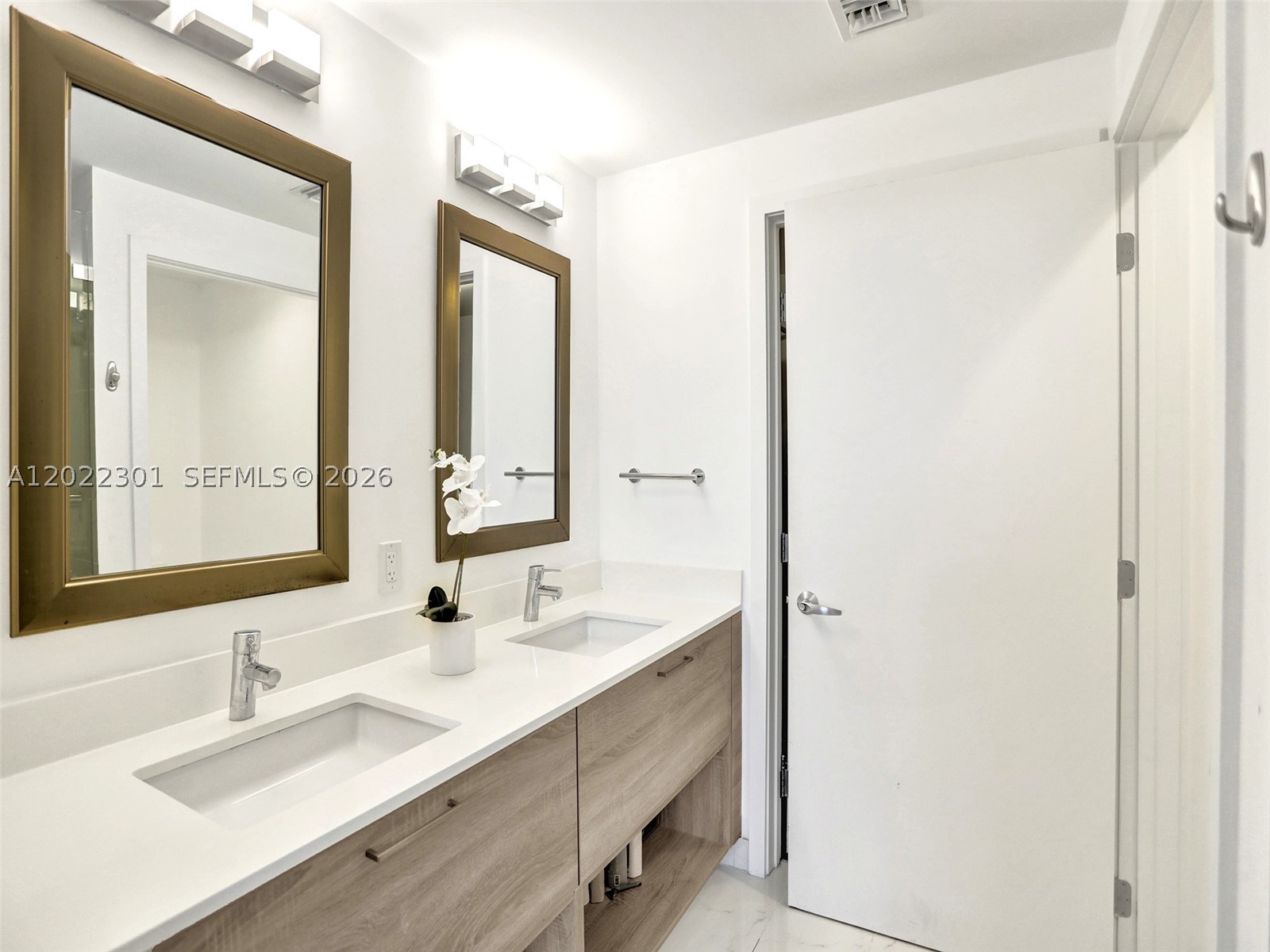 16385 N Biscayne Blvd 403 Property Photo 11