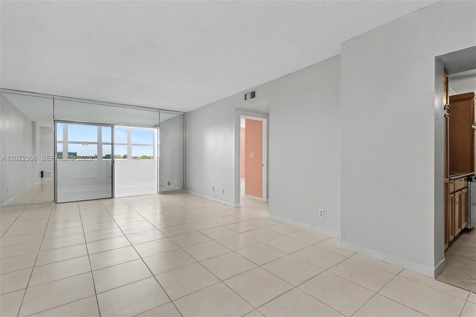 4330 Hillcrest Dr 506 Property Photo 10