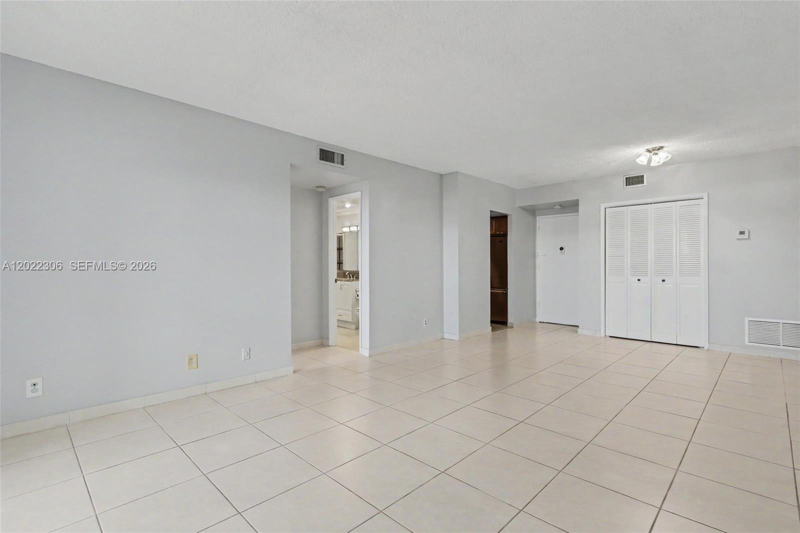 4330 Hillcrest Dr 506 Property Photo 13