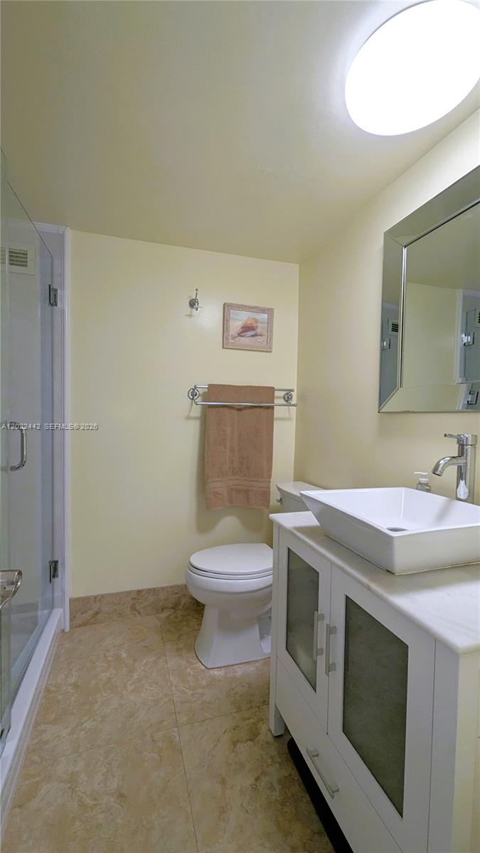 5161 Collins Ave 1217 Property Photo 11