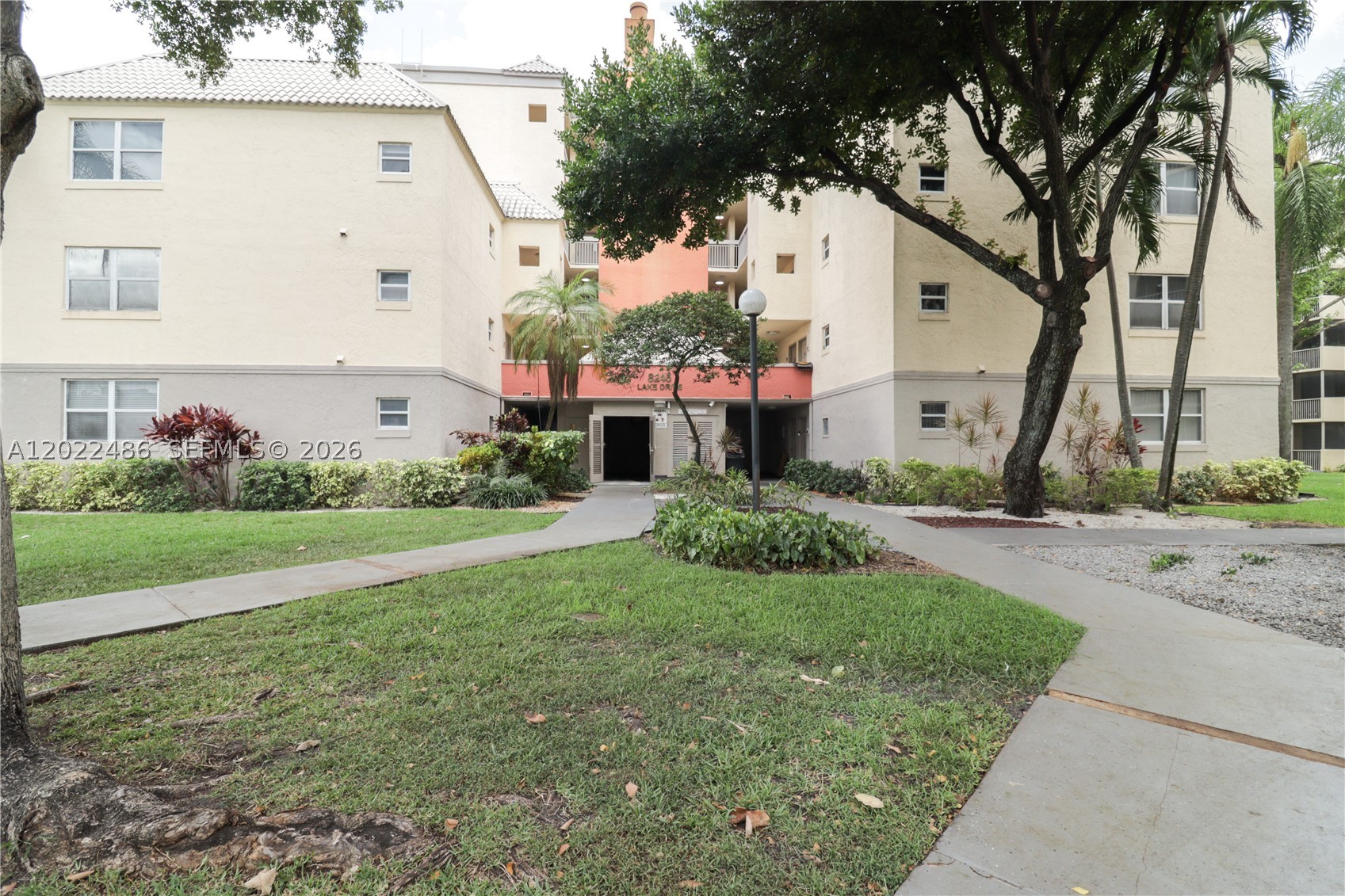 8245 Lake Dr 308 Property Photo 12