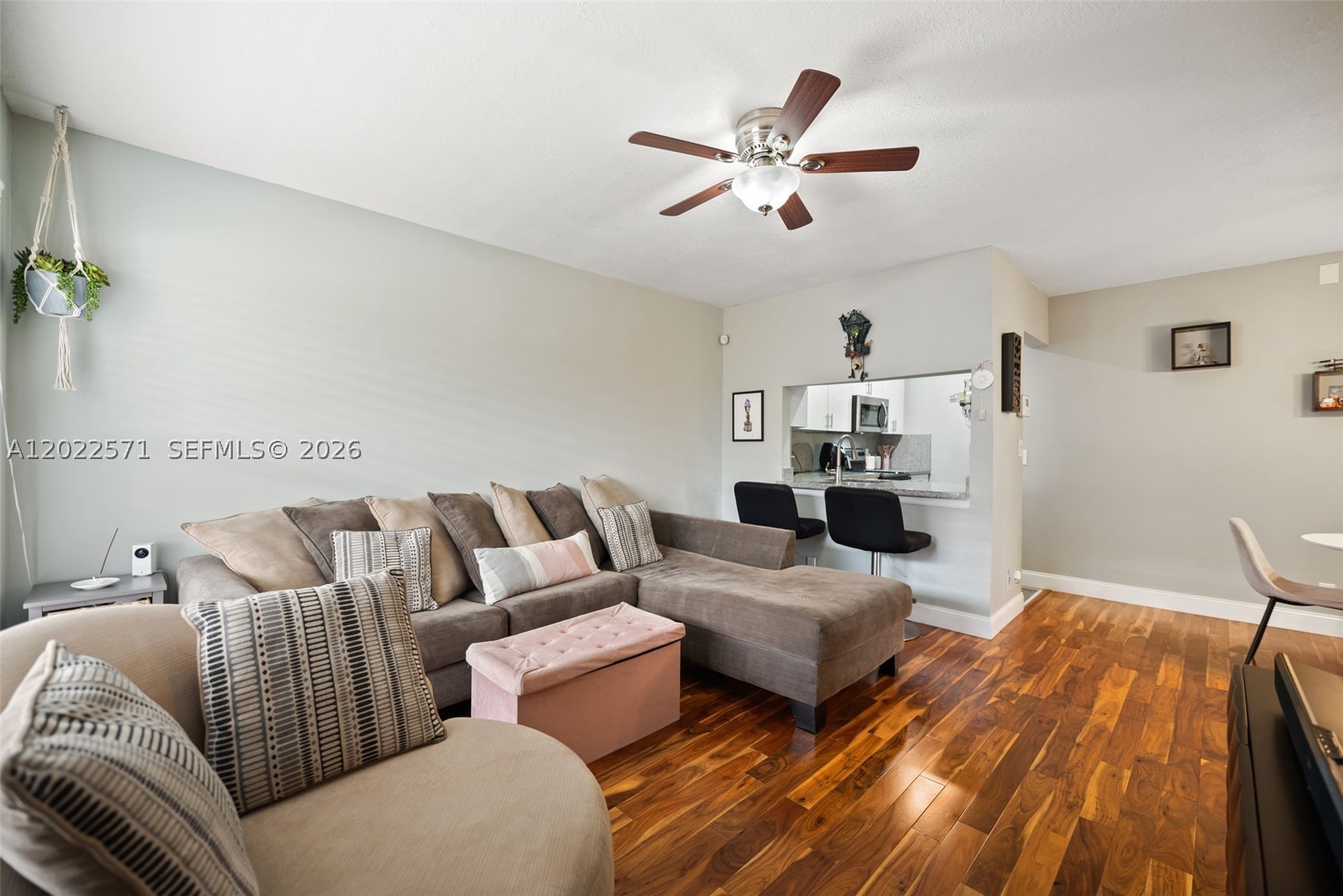 10049 Winding Lake Rd 202 Property Photo 5