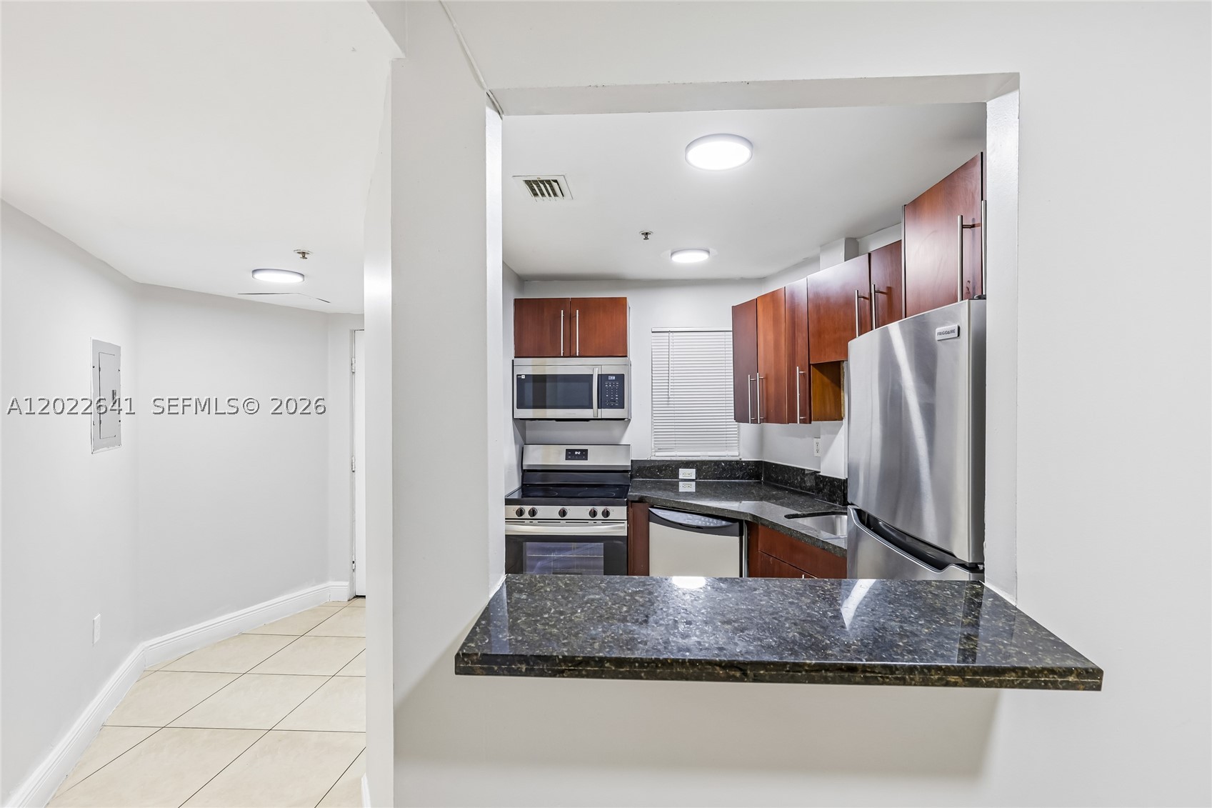 4147 Stirling Rd 105 Property Photo 8