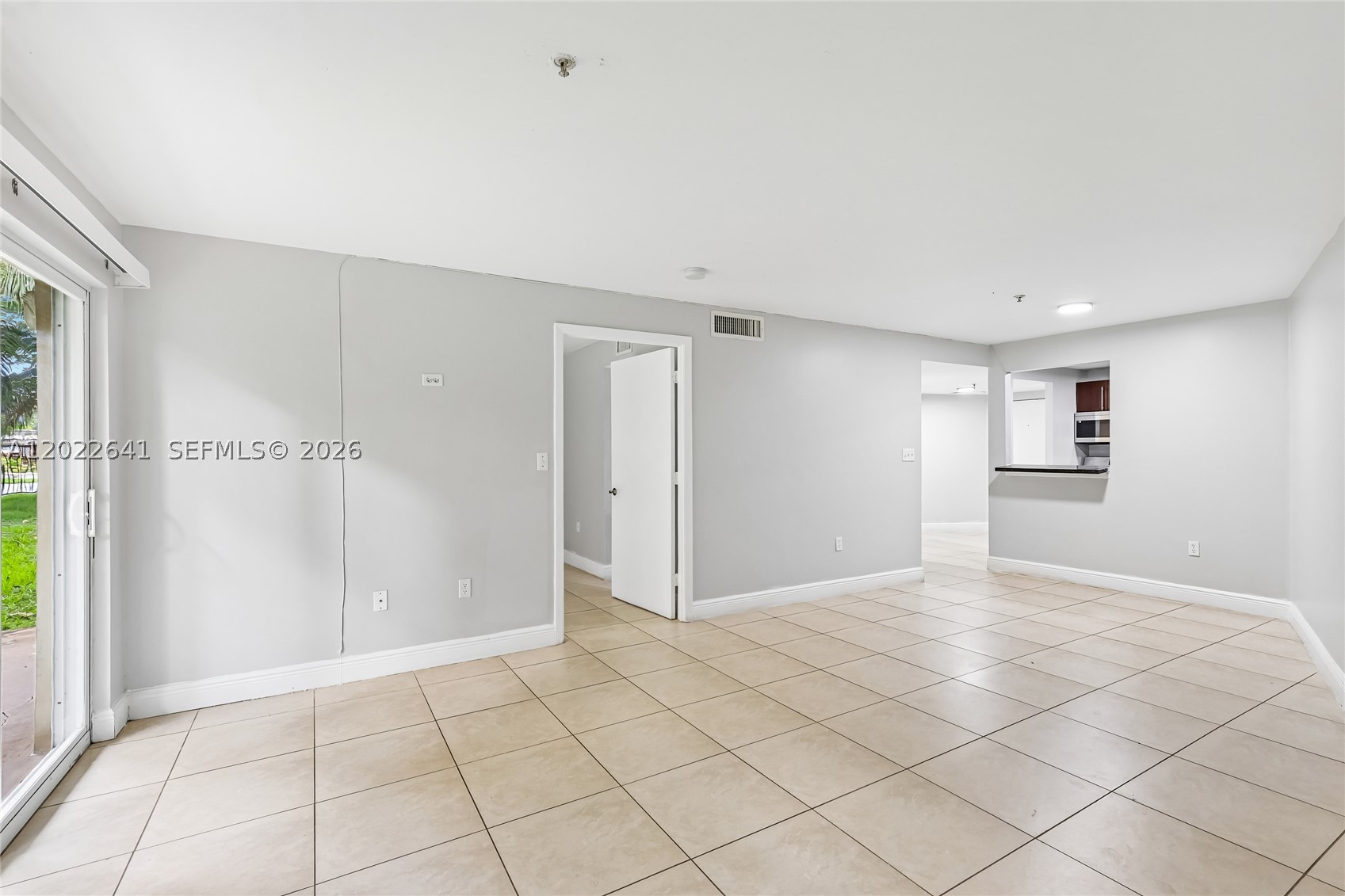 4147 Stirling Rd 105 Property Photo 12