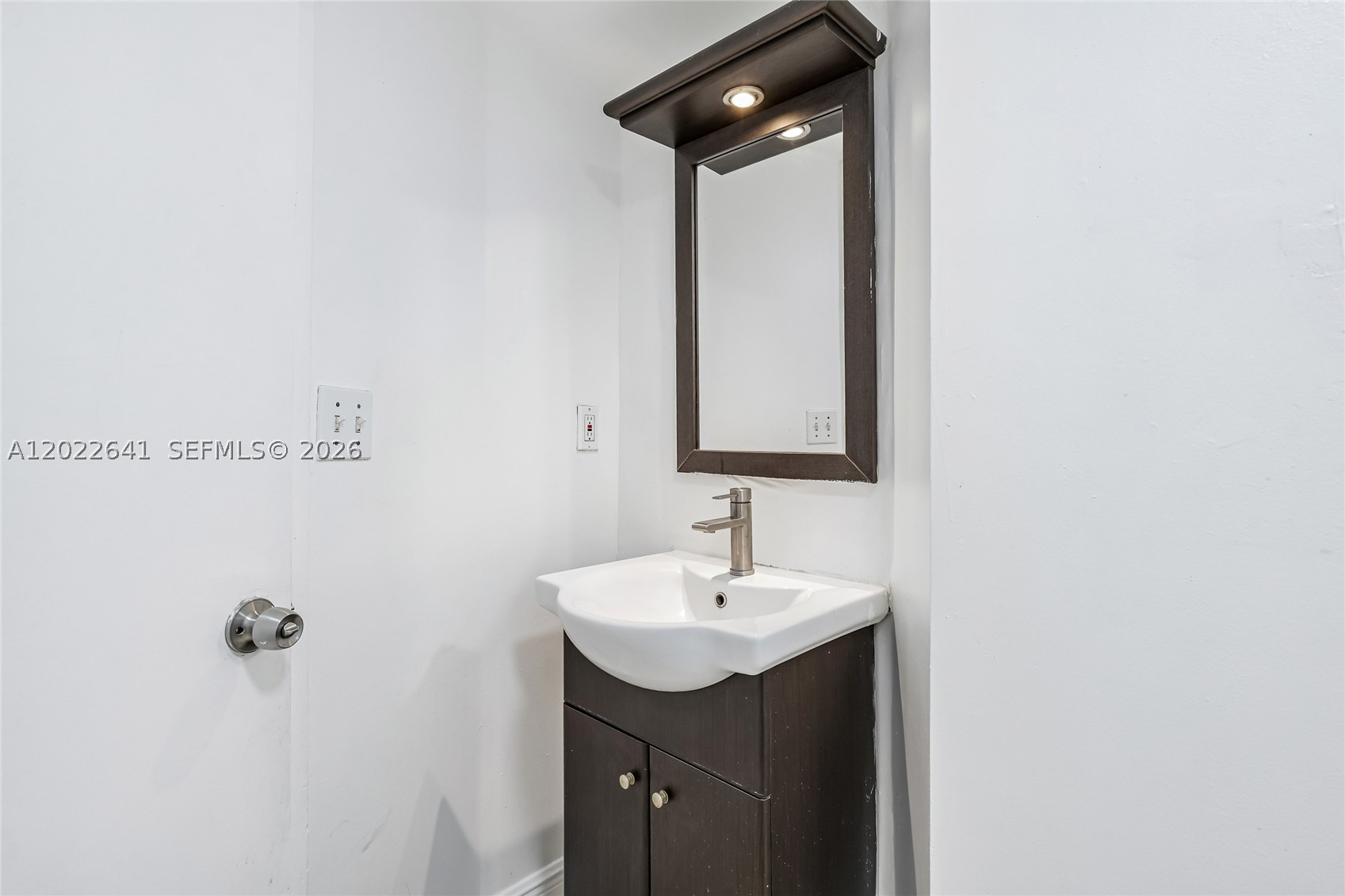 4147 Stirling Rd 105 Property Photo 23