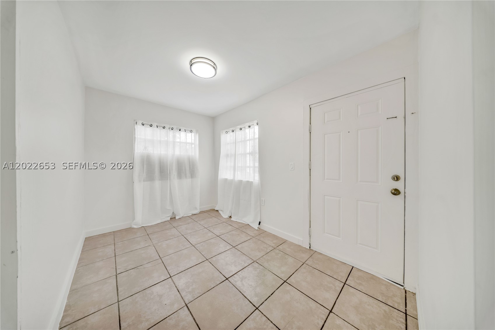 2744 Sw 16th Ter Property Photo 3