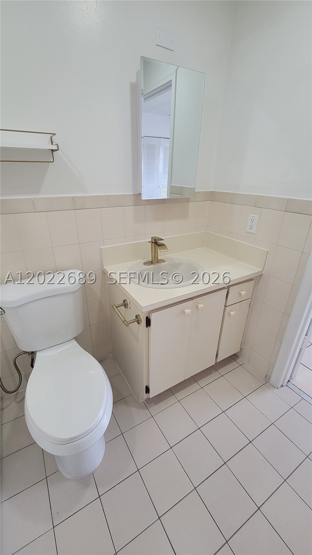 A12022689 Property Photo 16