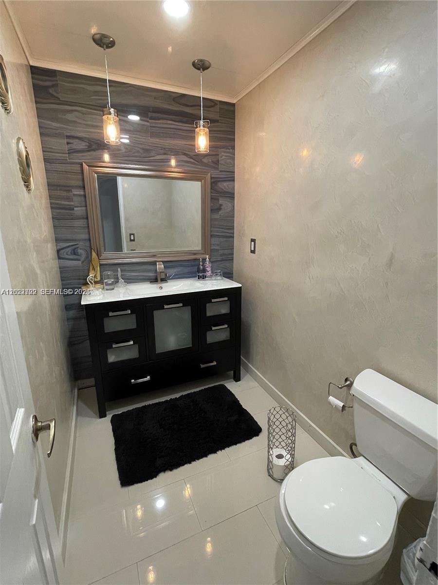 1640 N 70th Way Property Photo 1