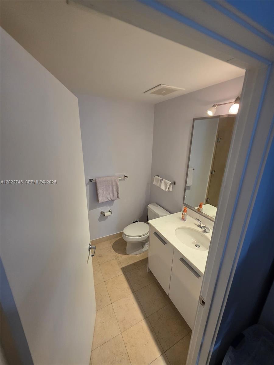 1060 Brickell Ave 2201 Property Photo 2