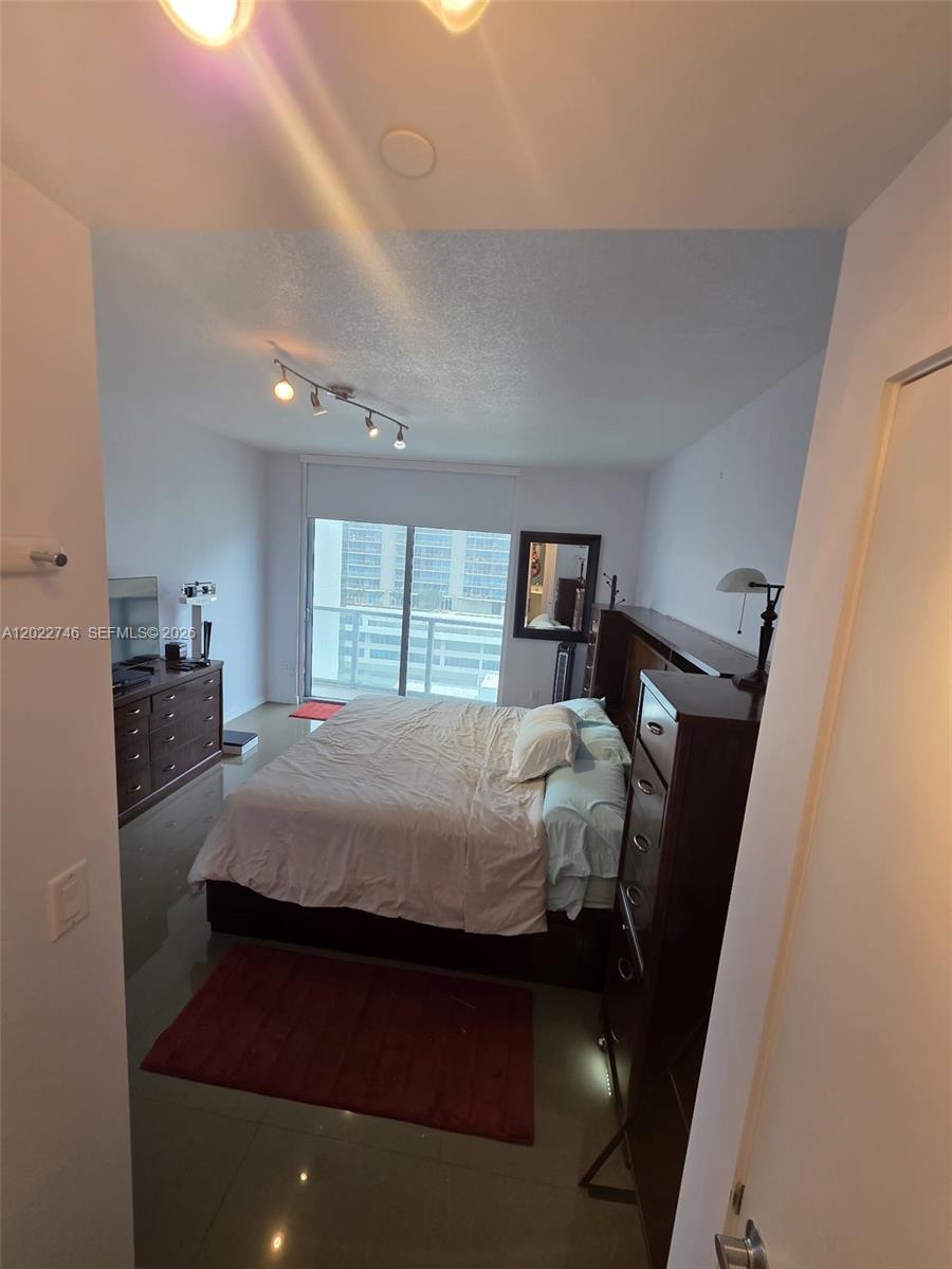 1060 Brickell Ave 2201 Property Photo 22