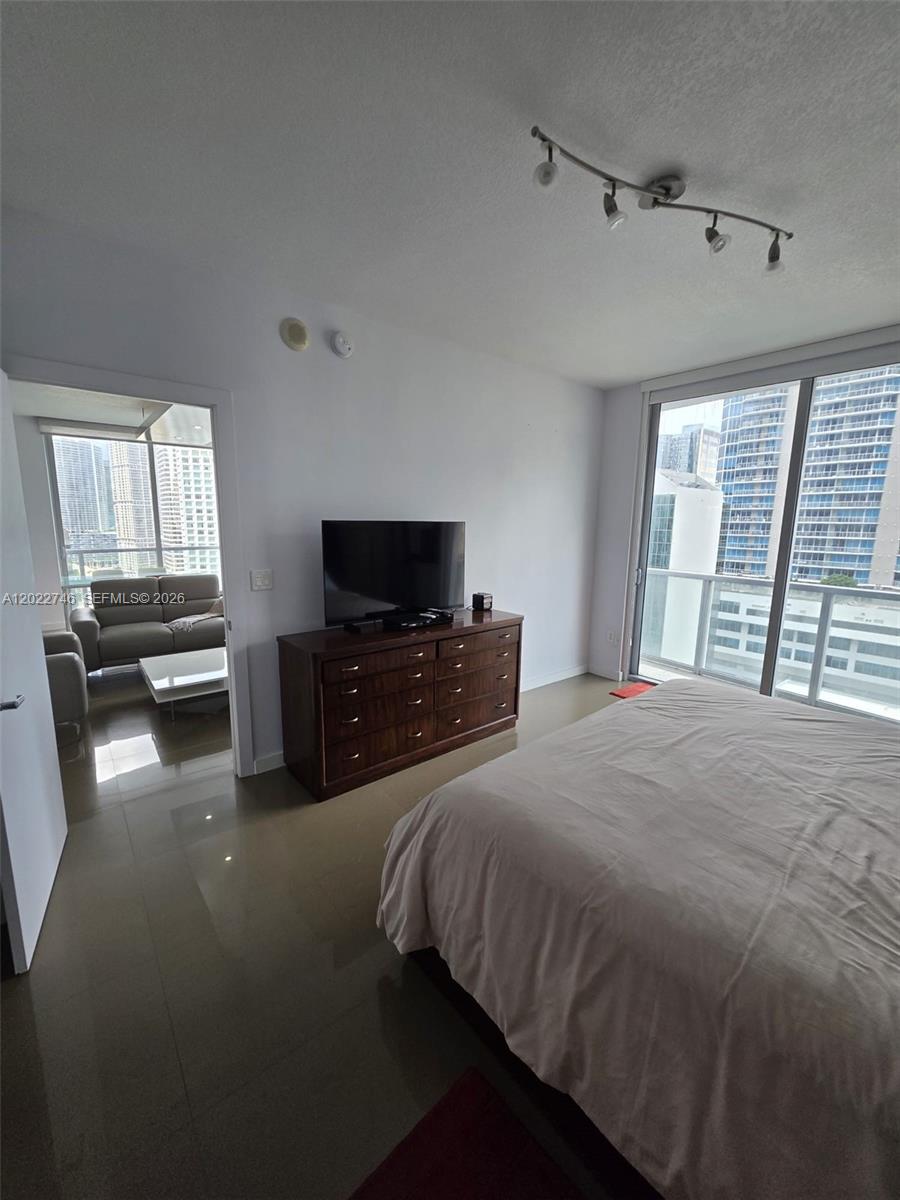1060 Brickell Ave 2201 Property Photo 38